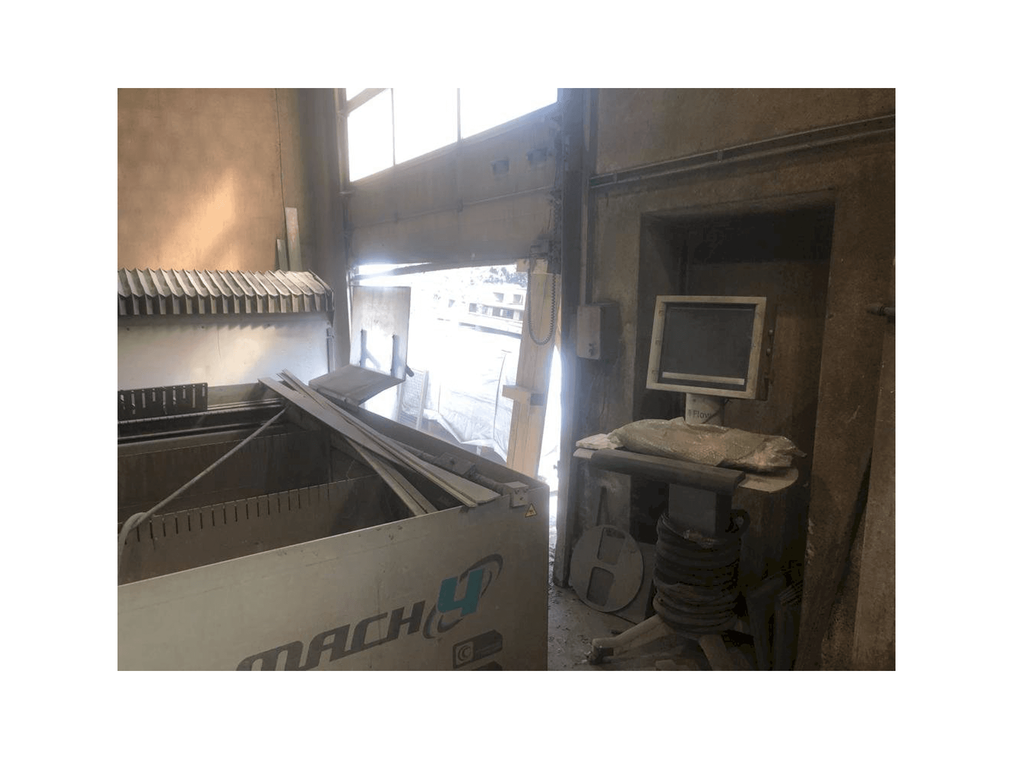 Vista Lateral Esquerda da Flow Mach 4 3D máquina