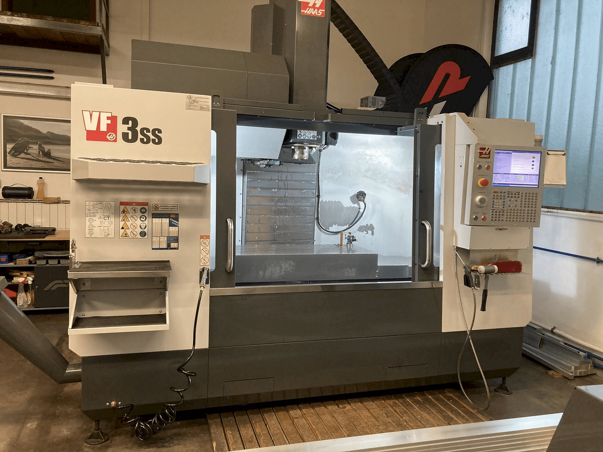 Vista Frontal da HAAS VF 3 SS máquina