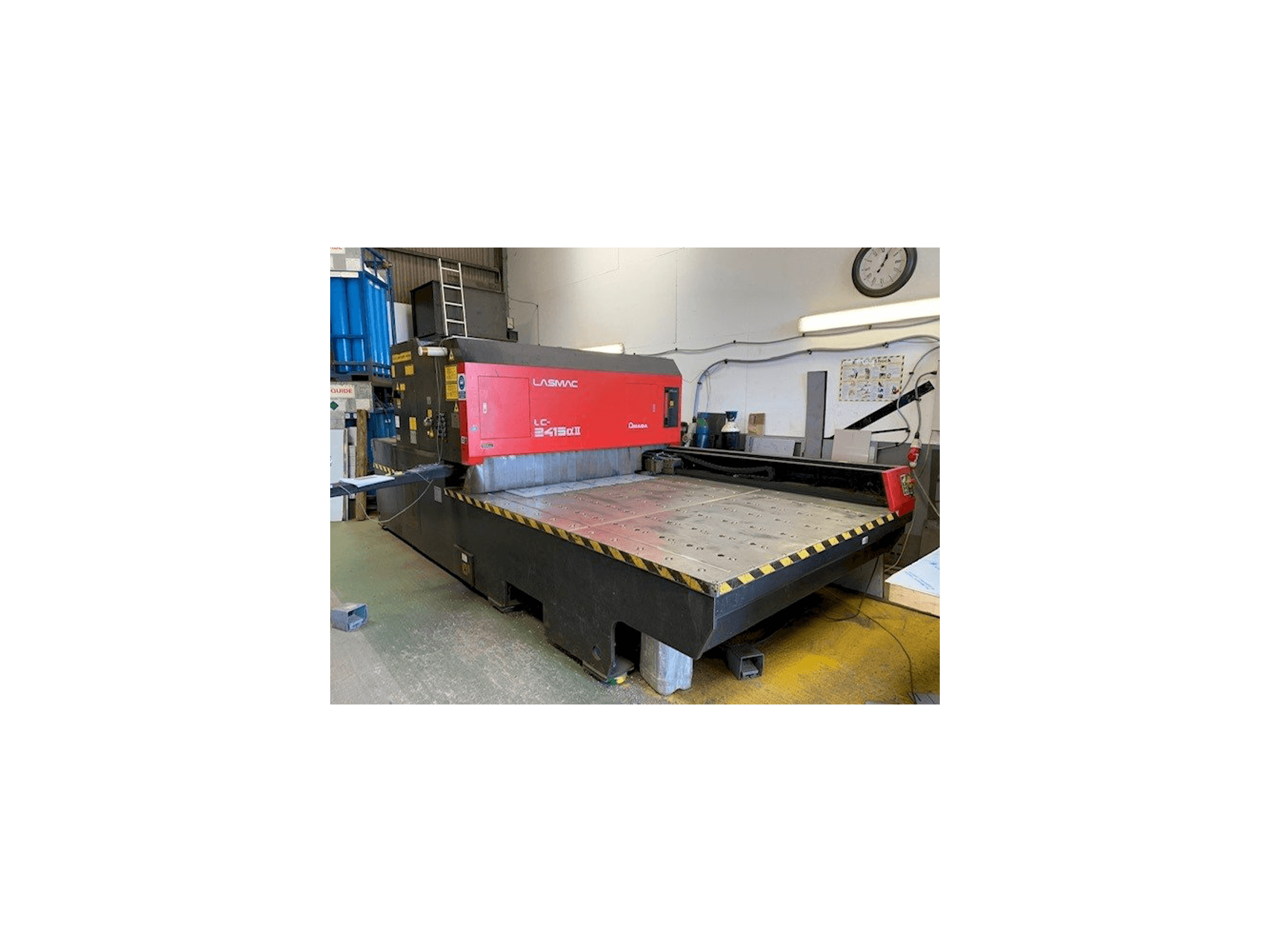 Vista Frontal da AMADA LC 2415 Alpha 2 máquina