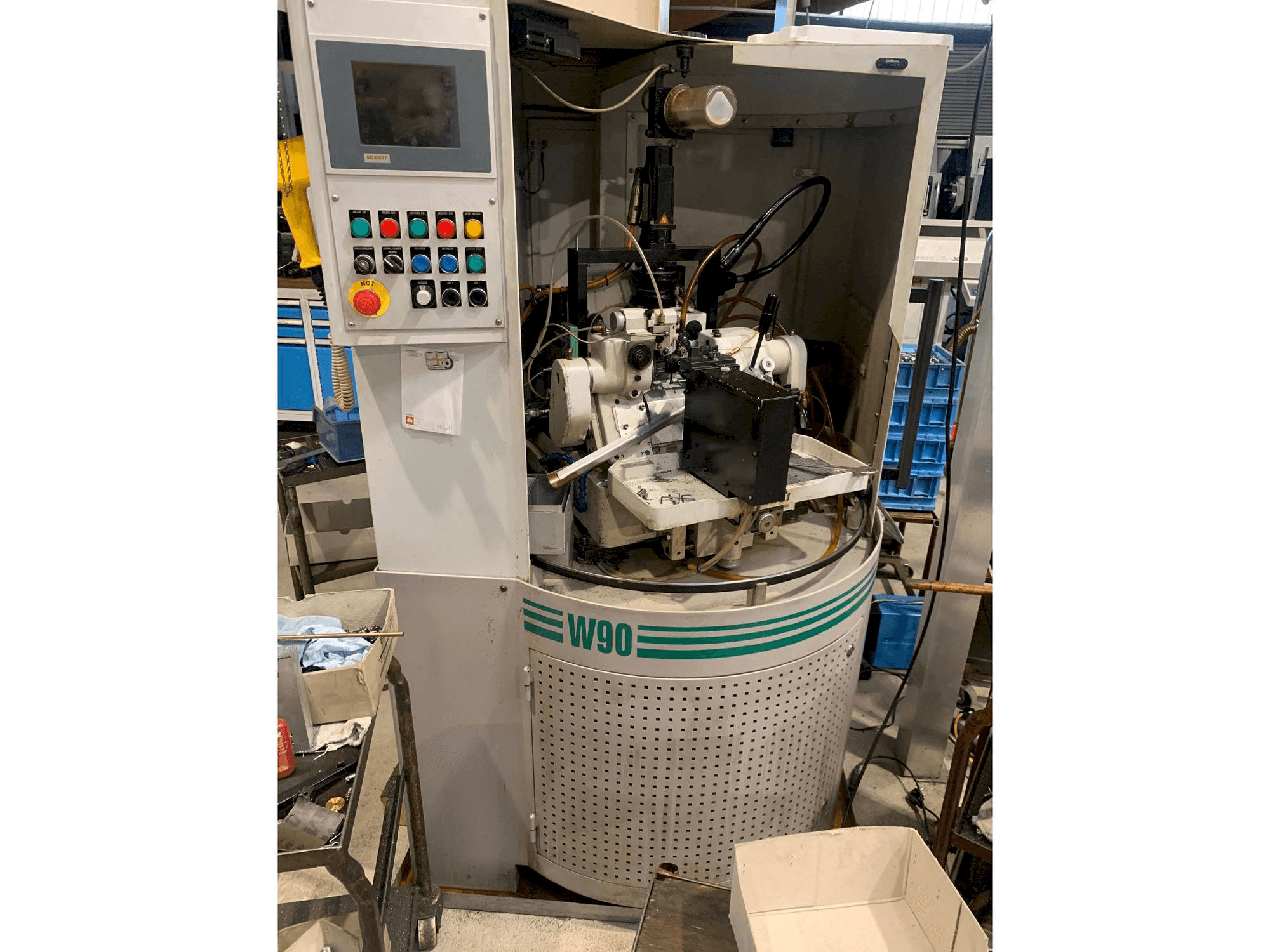 Vista Frontal da Lambert Wahli W 90 CNC máquina