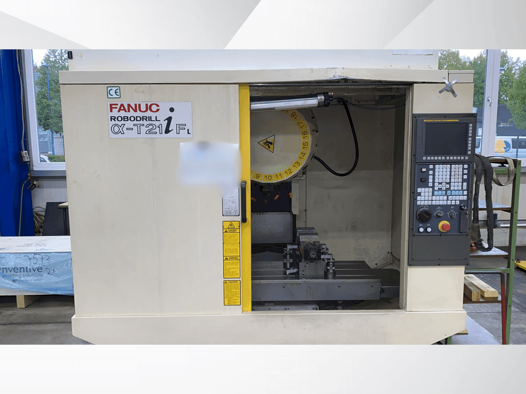 Vista Frontal da FANUC a-T21iFL máquina