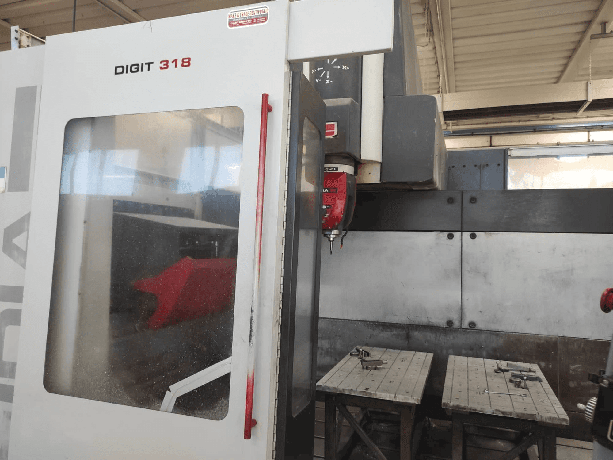 Vista Lateral Esquerda da Fidia Digit 318 máquina