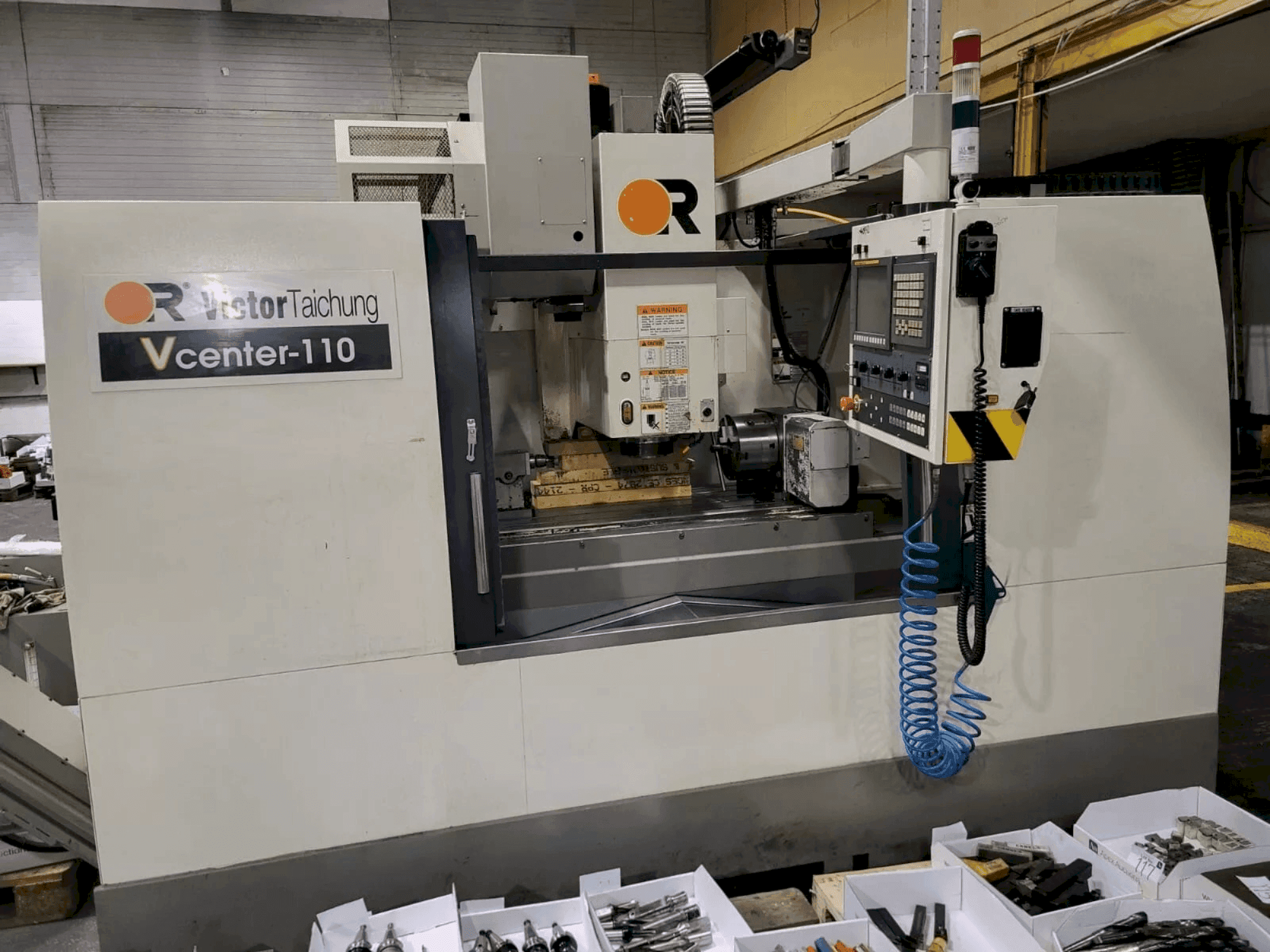 Vista Frontal da Victor V center - 110 máquina