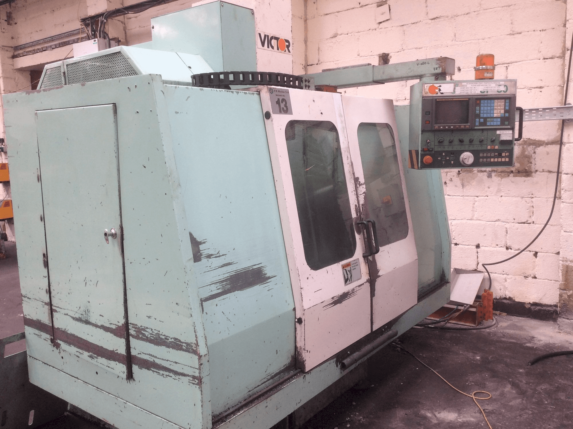 Vista Frontal da Victor V Center-80 máquina