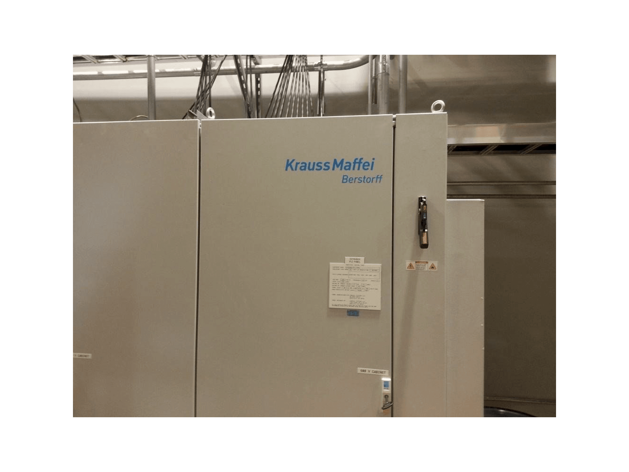 Vista Frontal da Krauss Maffei Berstorff Extrusion Line máquina