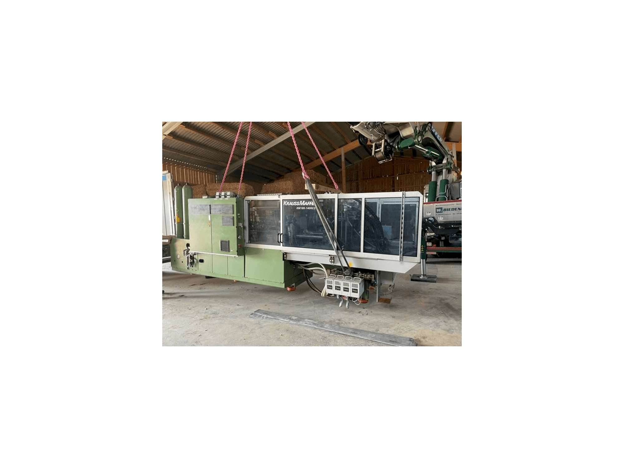 Vista Frontal da Krauss Maffei KW180 C3 hybrid máquina