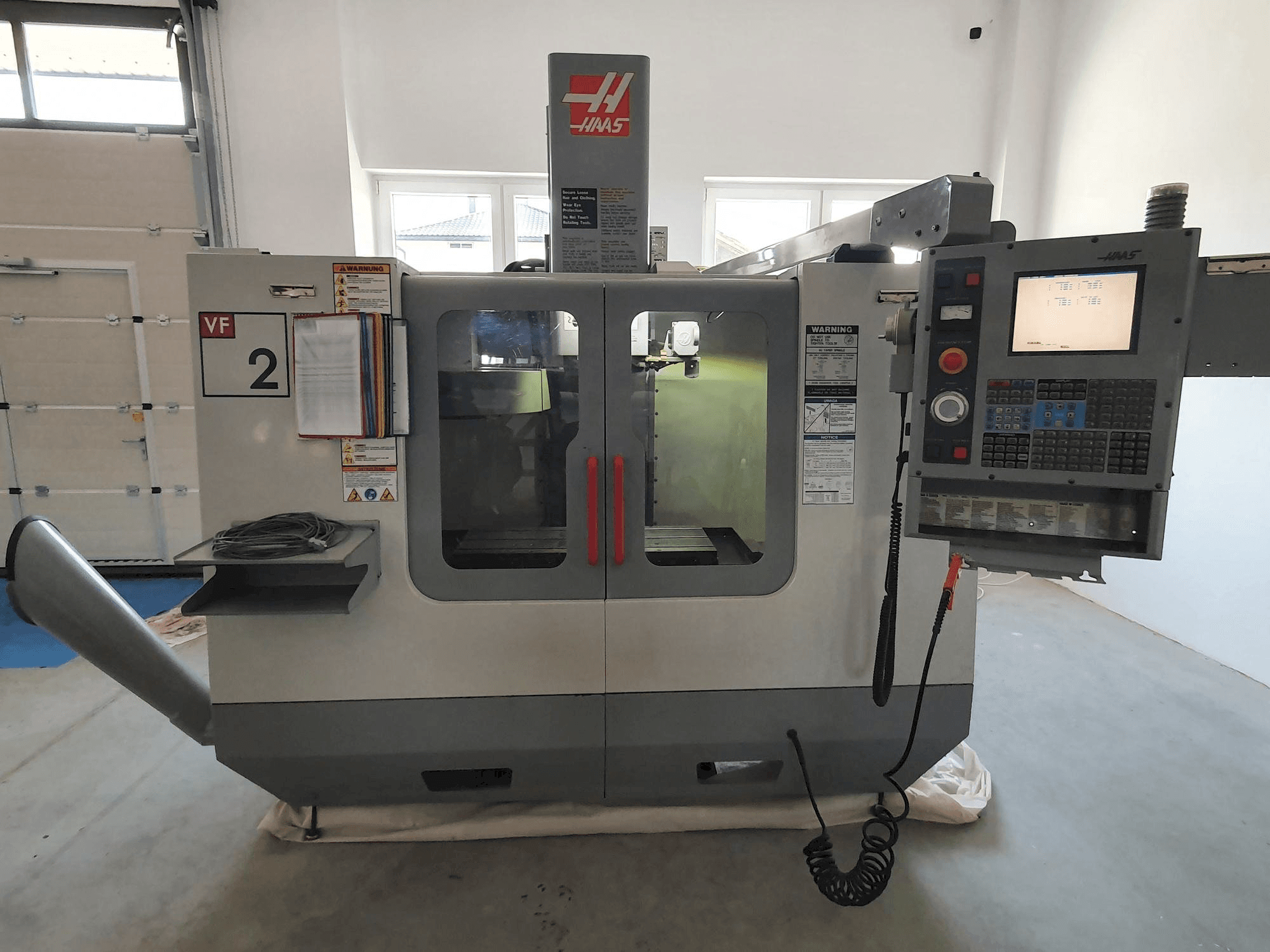 Vista Frontal da HAAS VF-2BHE máquina