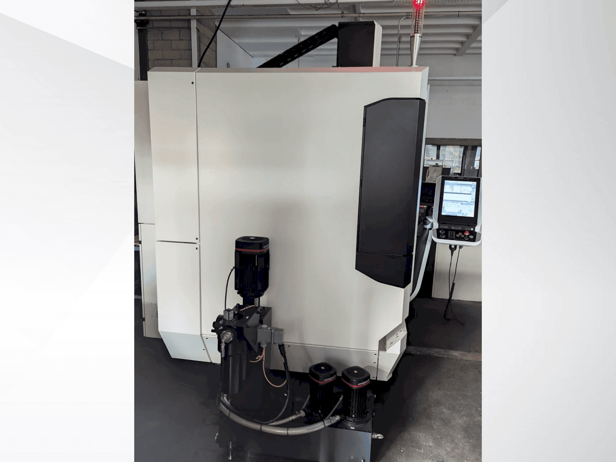Vista Frontal da DMG MORI CMX 50U máquina
