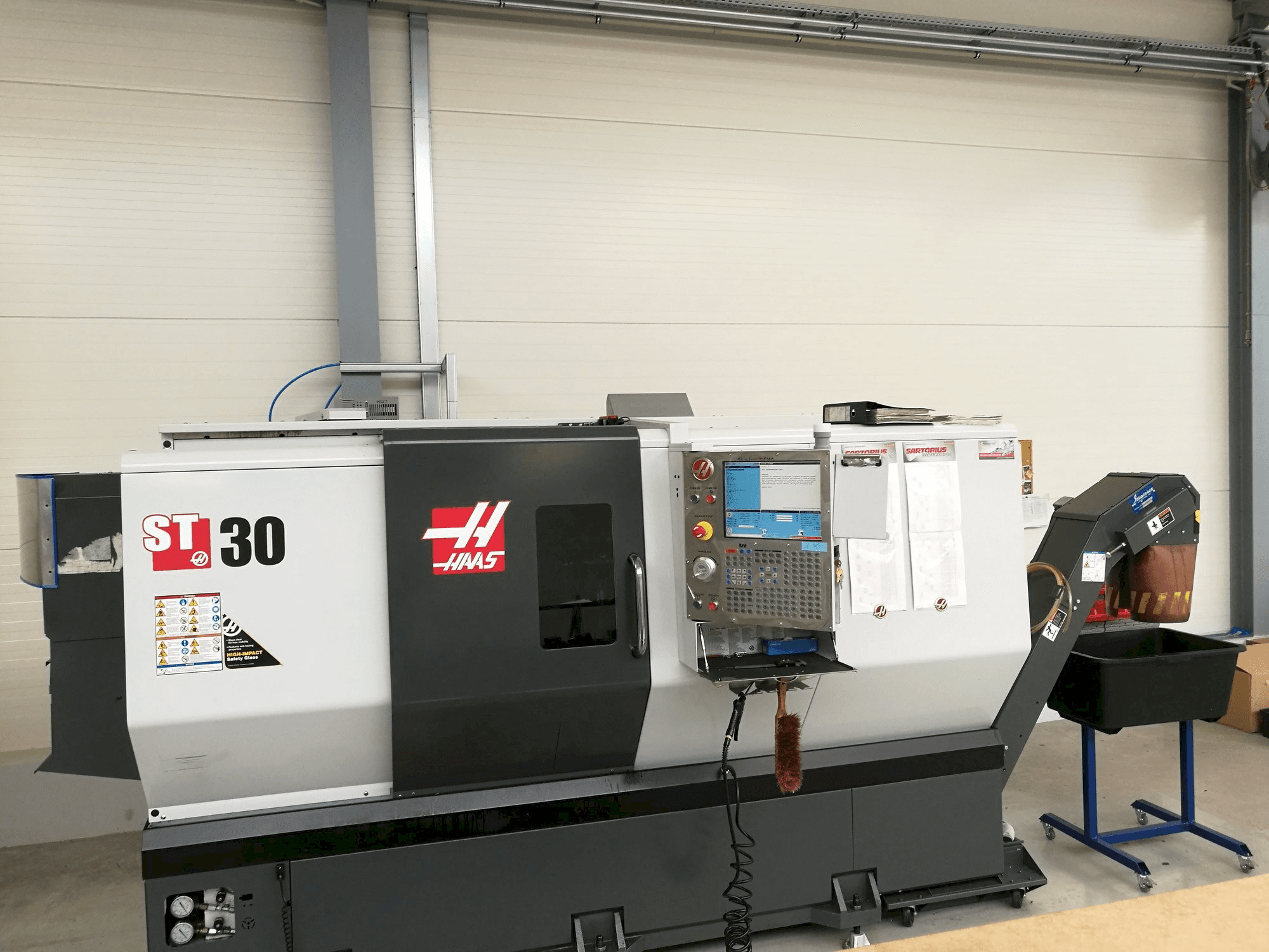 Vista Frontal da HAAS ST-30 máquina