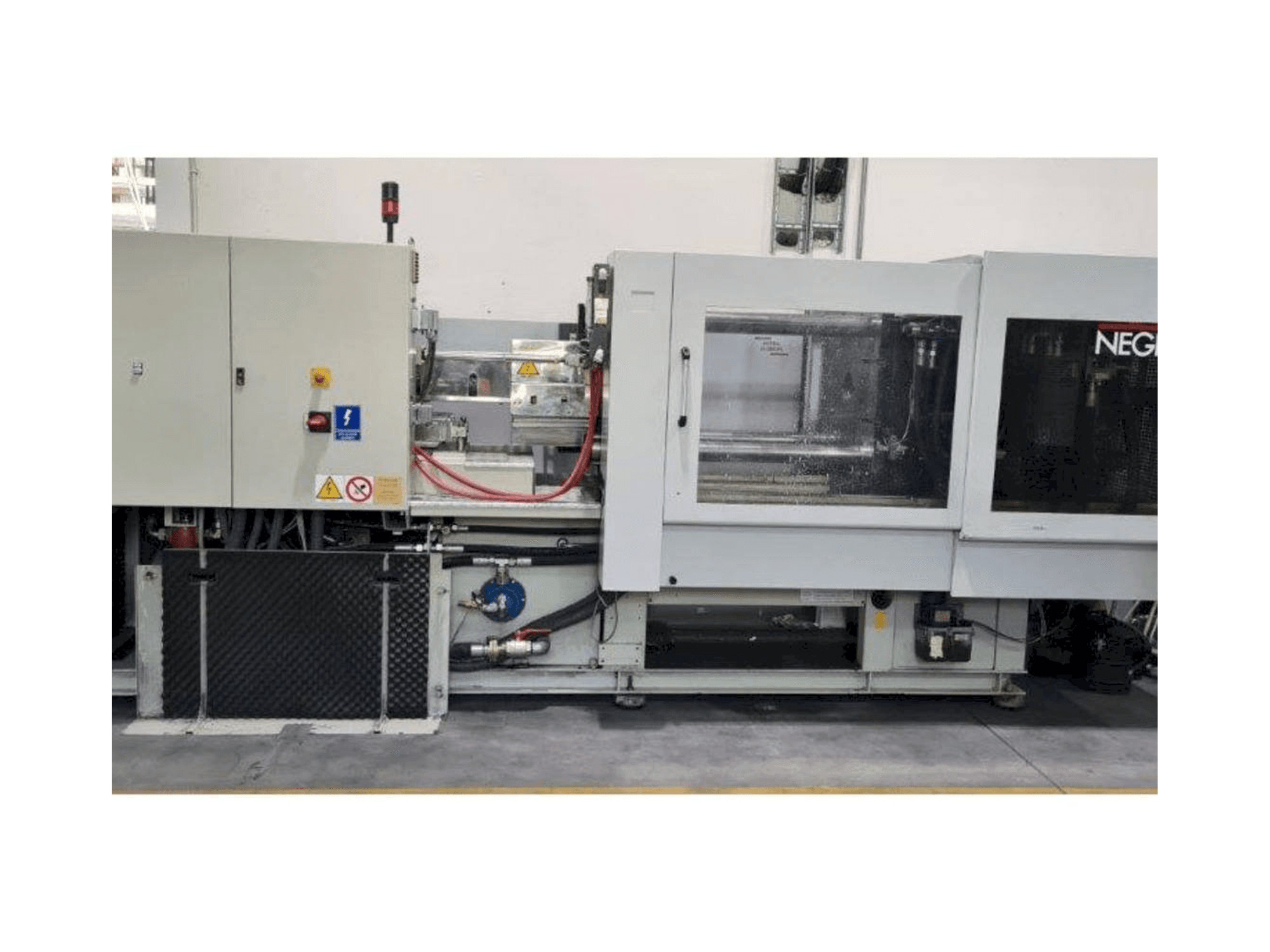 Vista Frontal da Negri Bossi V210 máquina