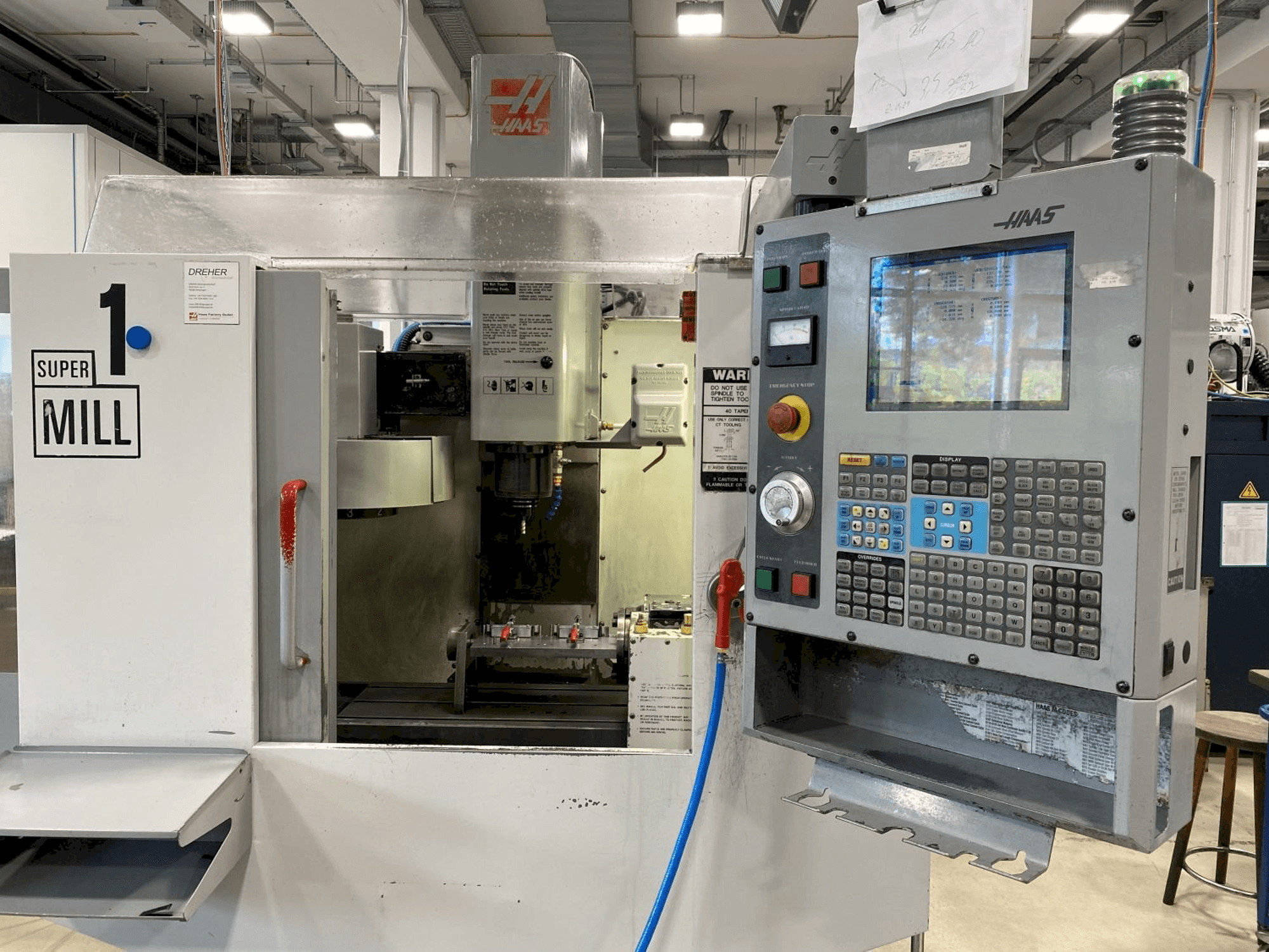 Vista Frontal da HAAS S Minimill máquina