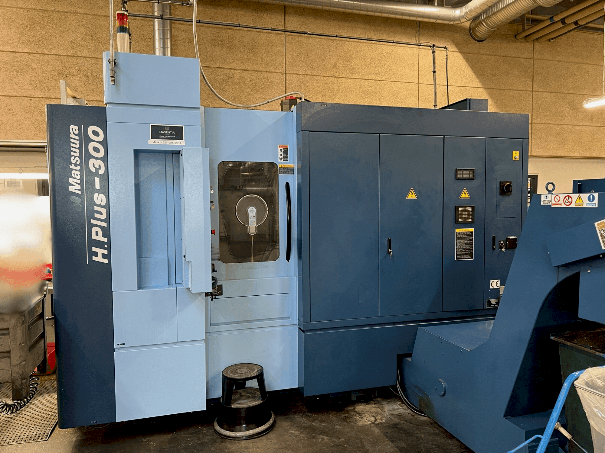 Vista Frontal da Matsuura H.PLUS-300 máquina
