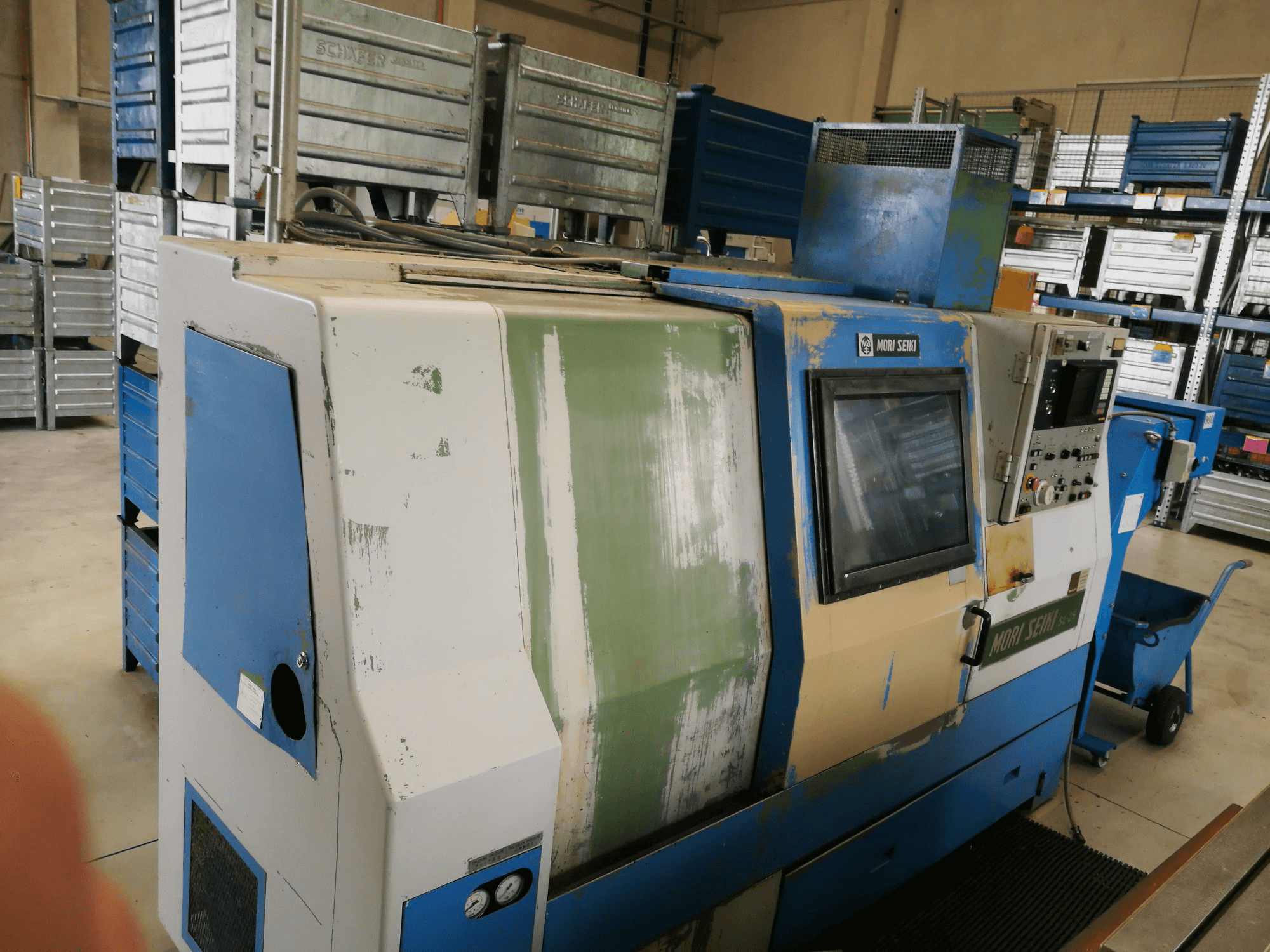 Vista Esquerda da MORI SEIKI SL-25A/500 máquina