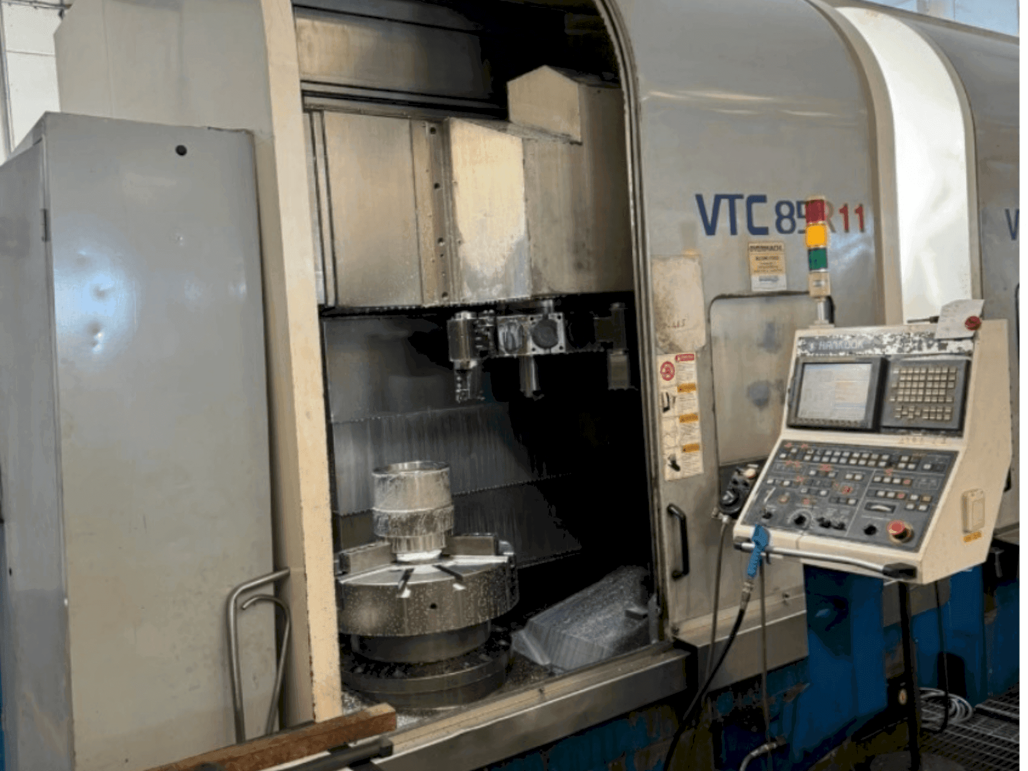 Vista Frontal da HANKOOK VTC 85 máquina