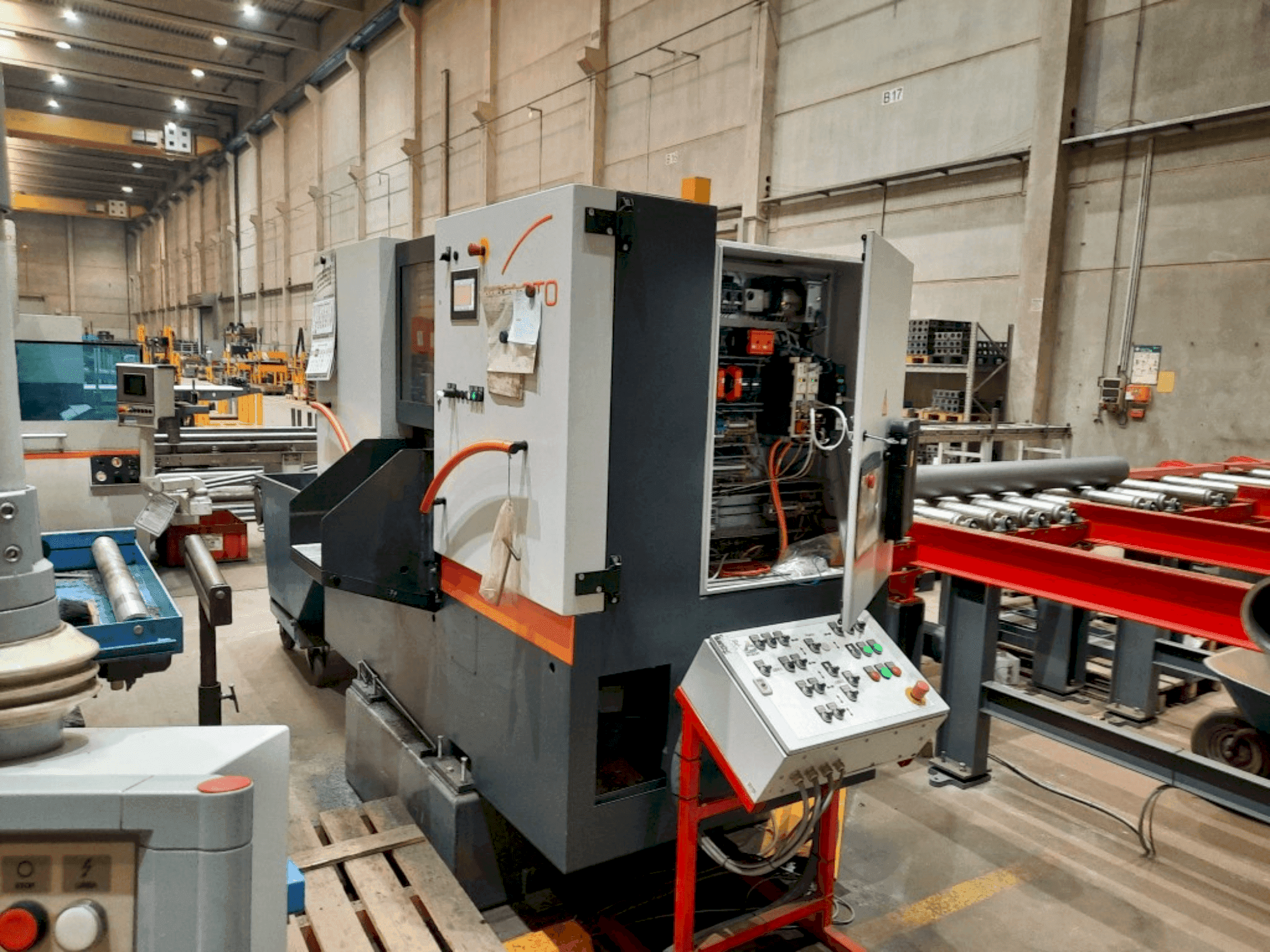 Vista Frontal da KASTO WIN A3.3 máquina