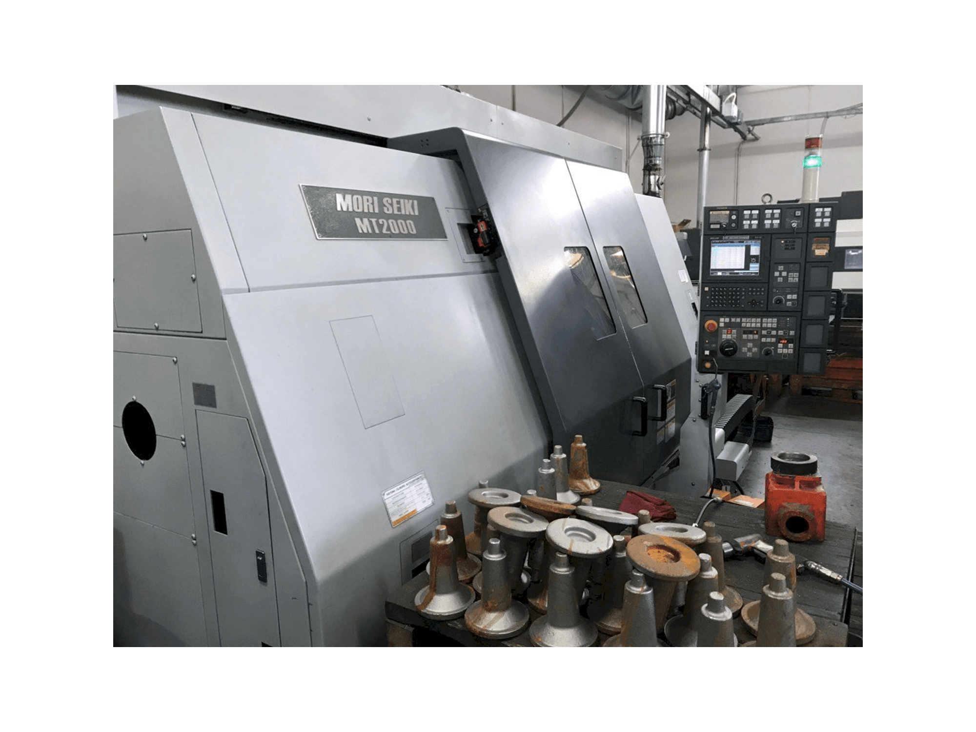 Vista Frontal da MORI SEIKI MT 2002 SZ máquina