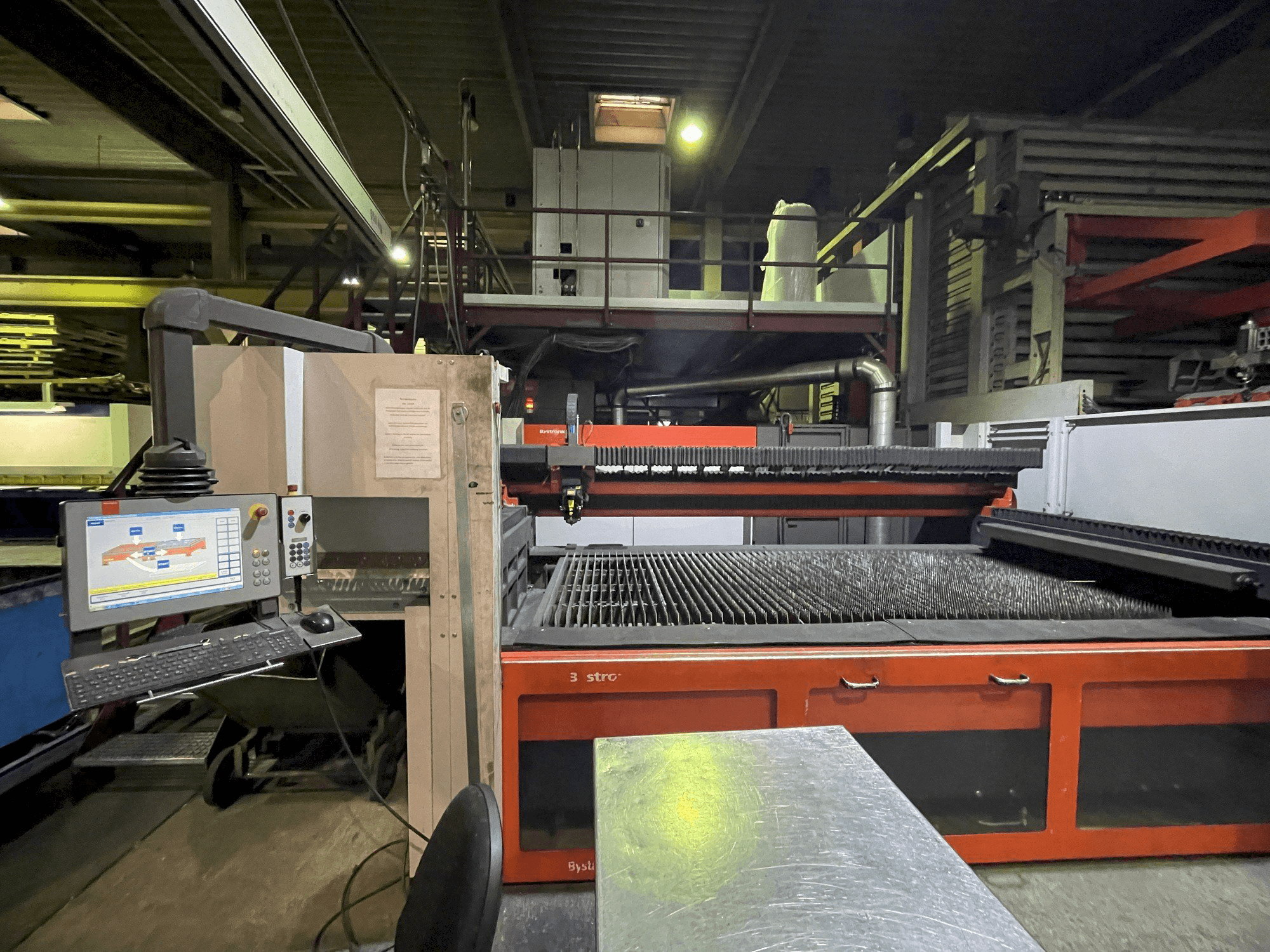 Vista Frontal da Bystronic Bylaser 4400 máquina