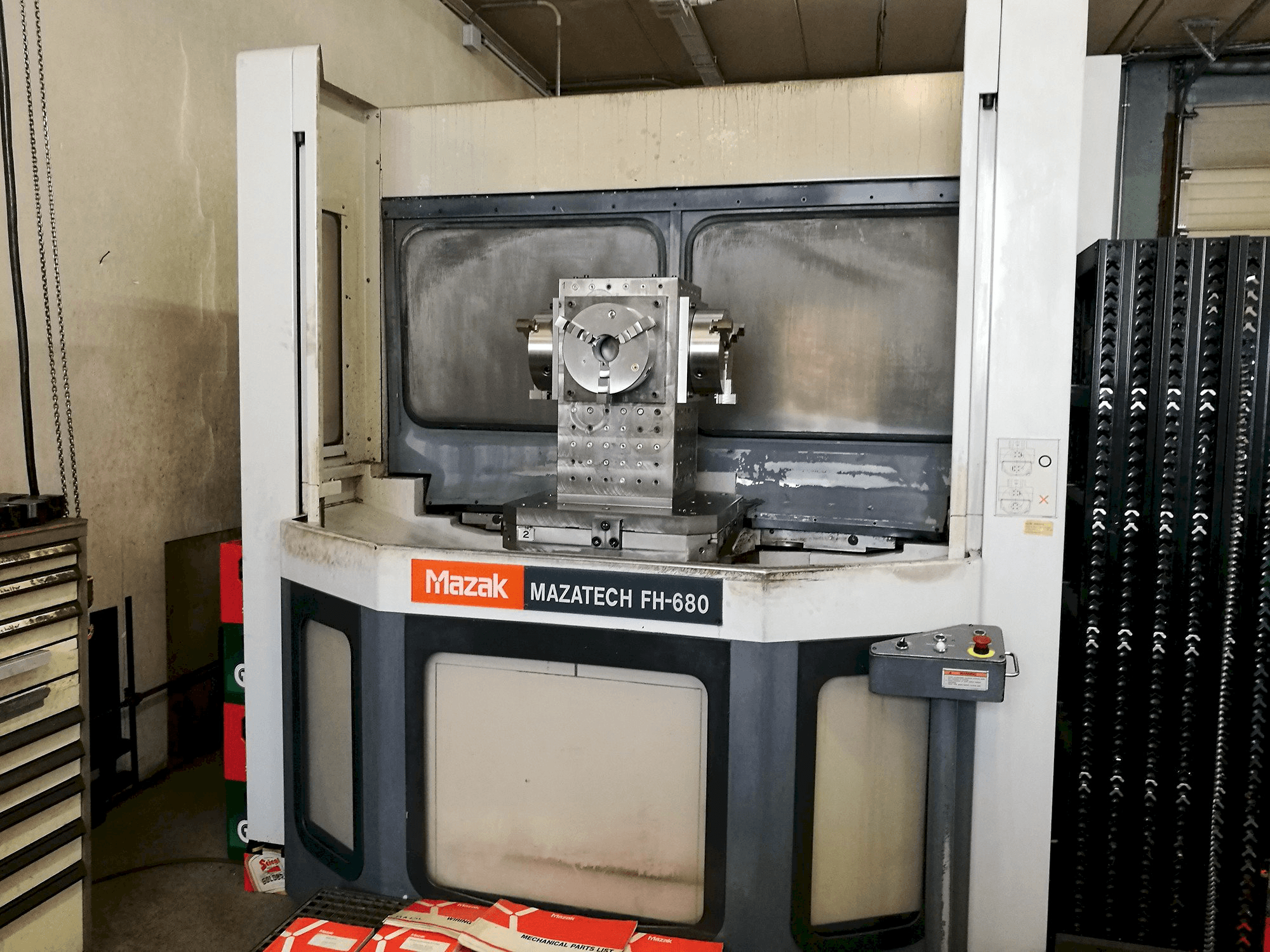 Vista Frontal da Mazak Mazatech FH-680 máquina