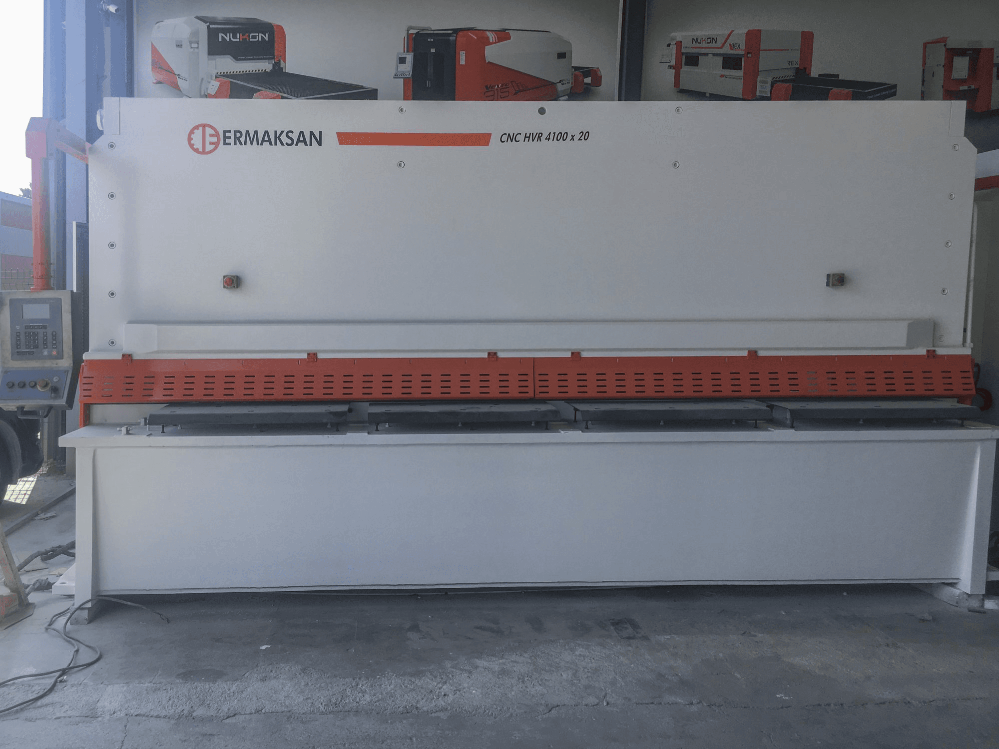 Vista Frontal da ERMAKSAN CNC HVR 4100x20 máquina