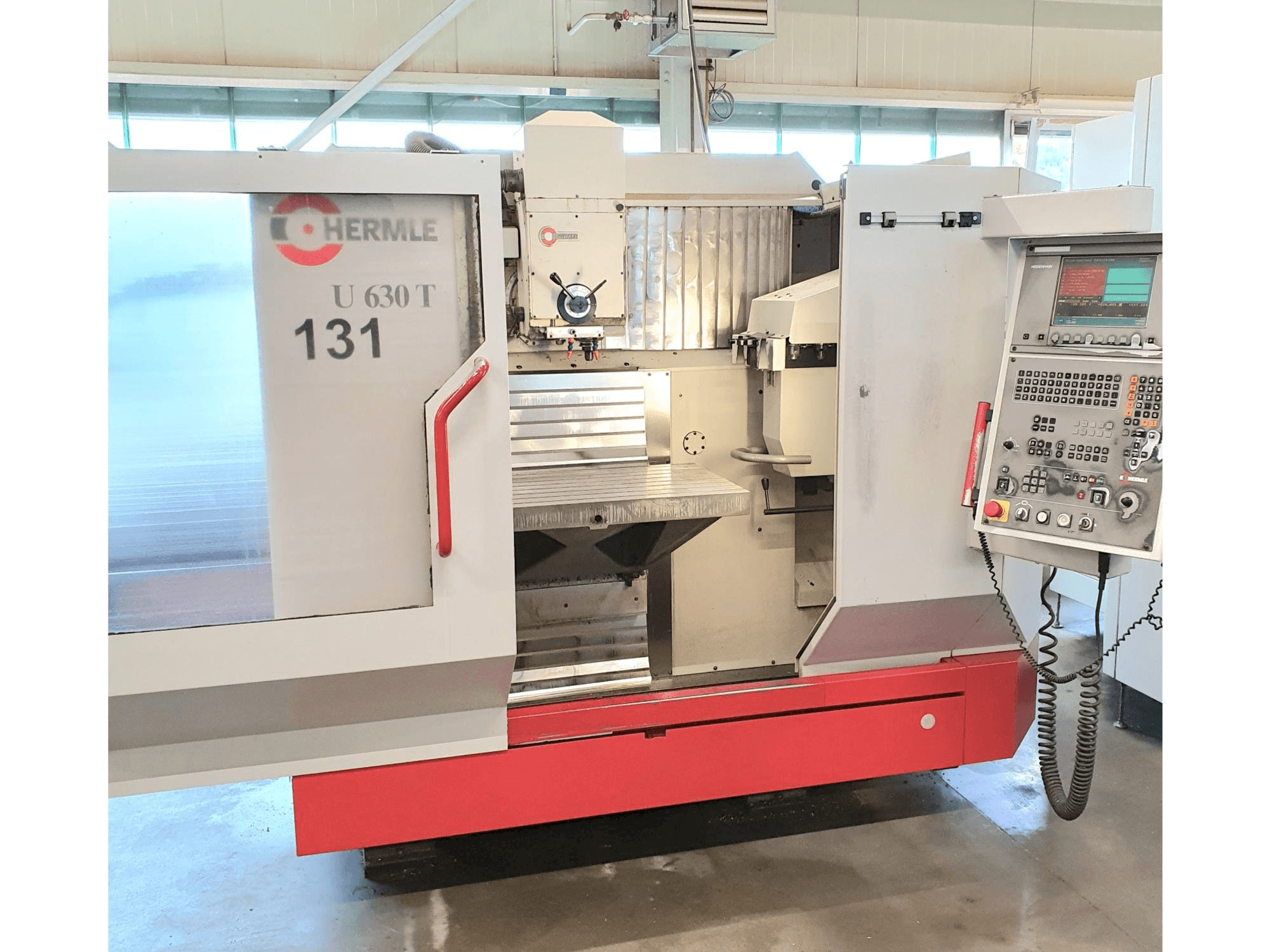 Vista Frontal da HERMLE U 630 máquina