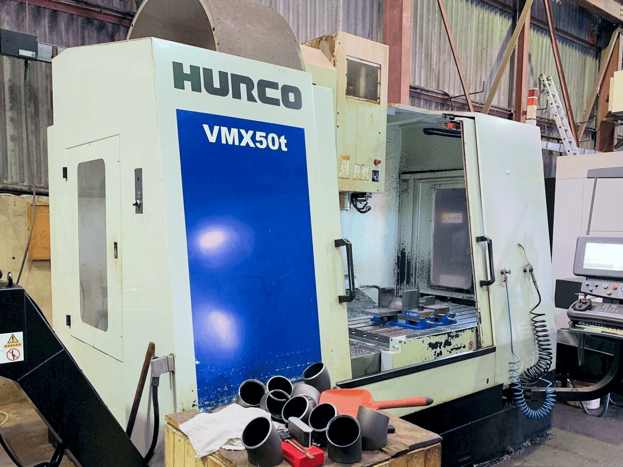 Vista Frontal da Hurco VMX 50T máquina