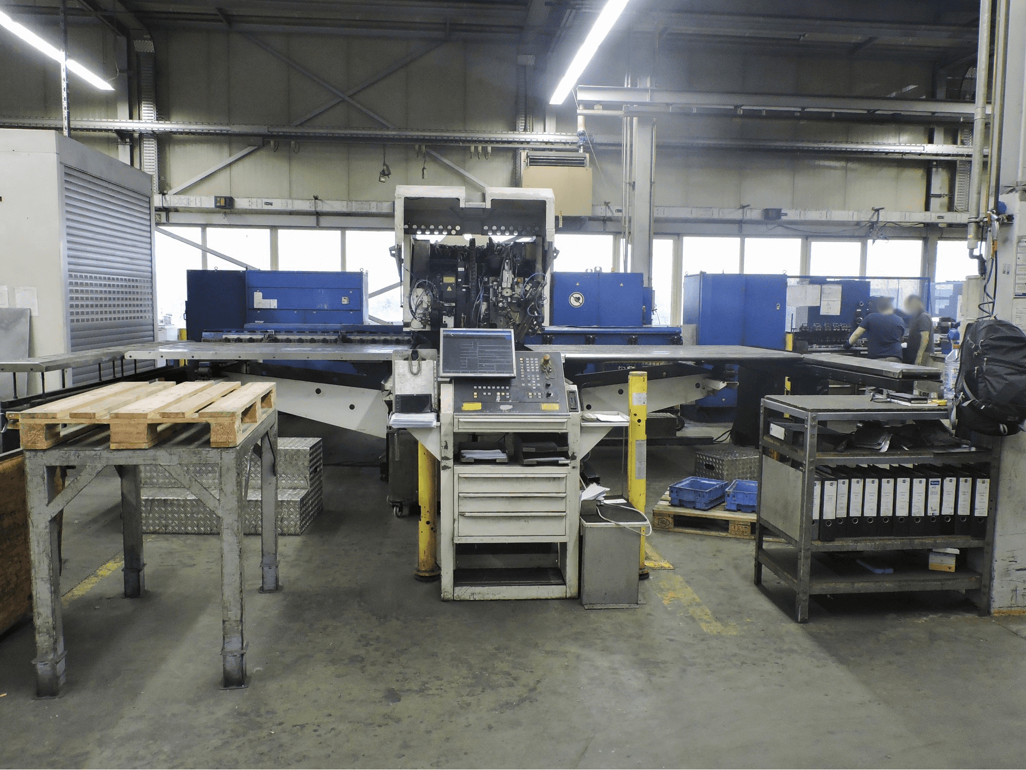 Vista Frontal da Trumpf Trumatic 600L máquina