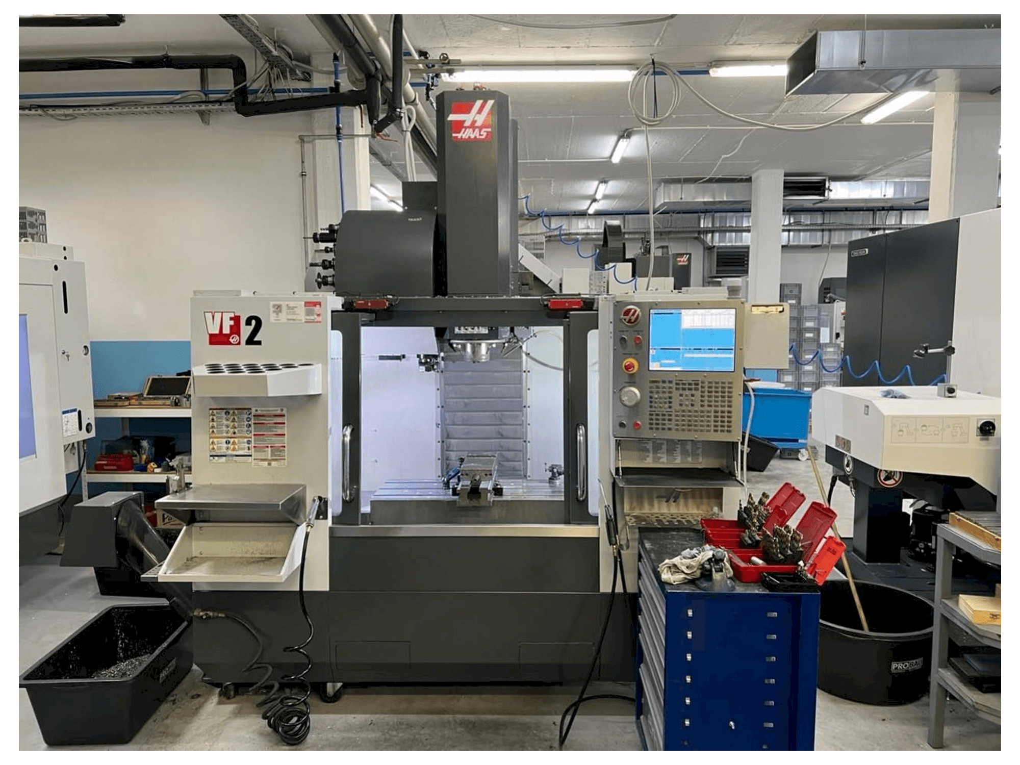 Vista Frontal da HAAS VF-2 máquina