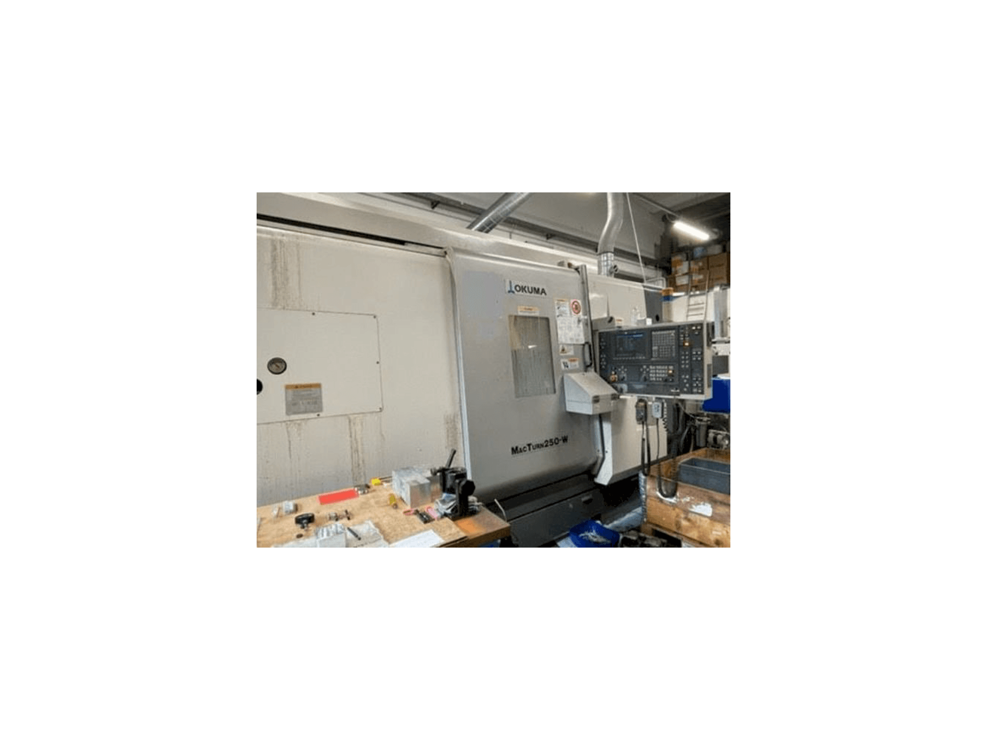Vista Frontal da Okuma MACTURN 250W máquina