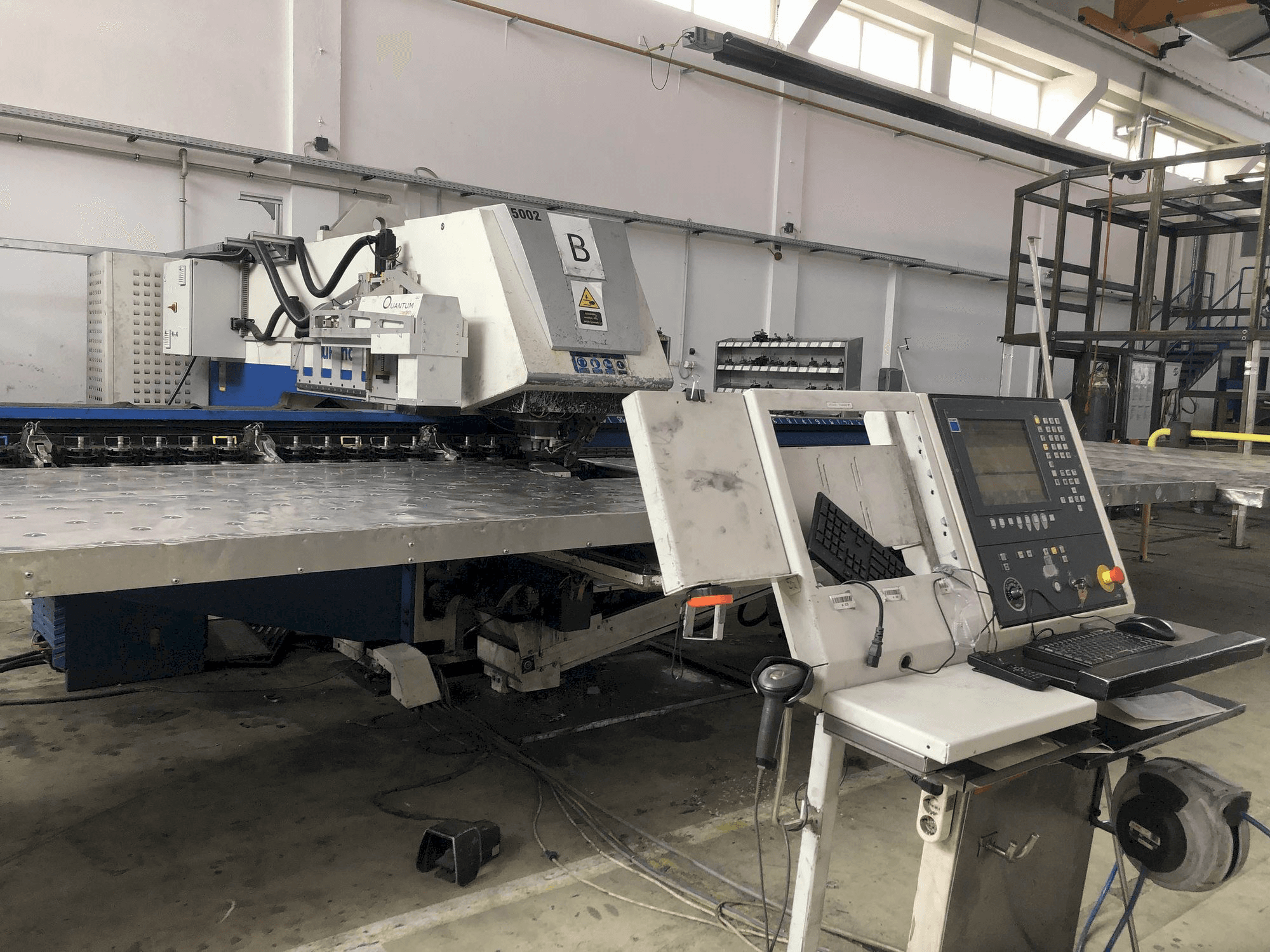 Vista Frontal da Trumpf Trupunch 5000 máquina