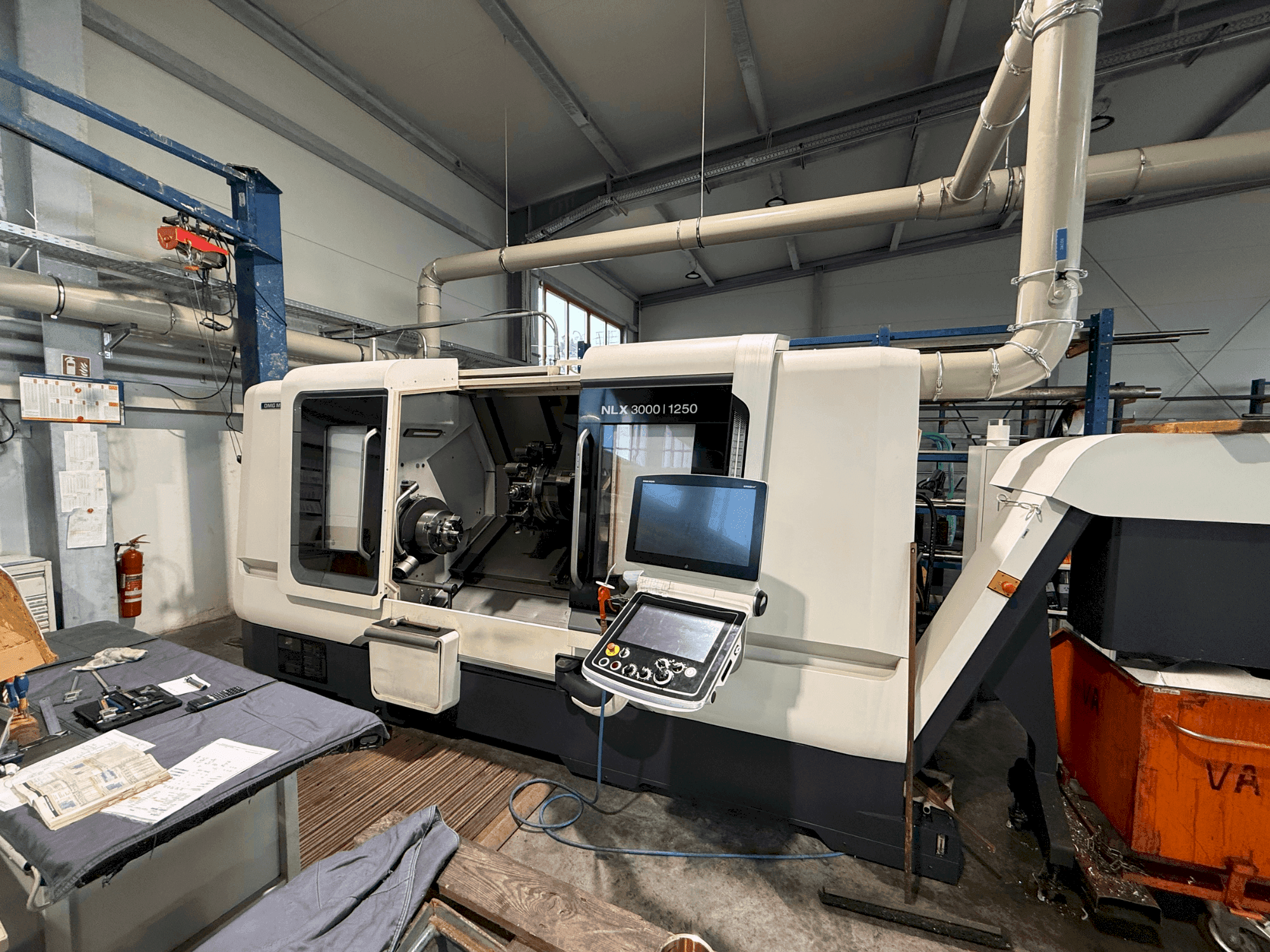 Vista Frontal da DMG MORI NLX 3000 Y / 1250 máquina