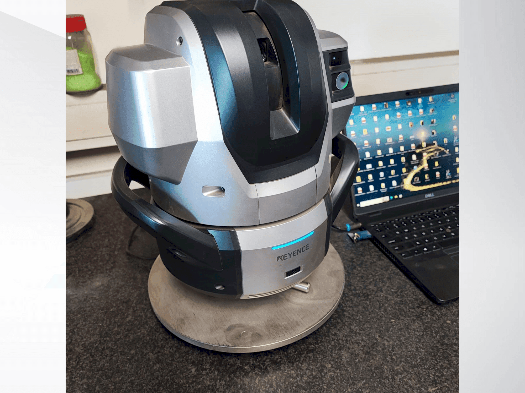 Vista Frontal da KEYENCE WM 3000 máquina