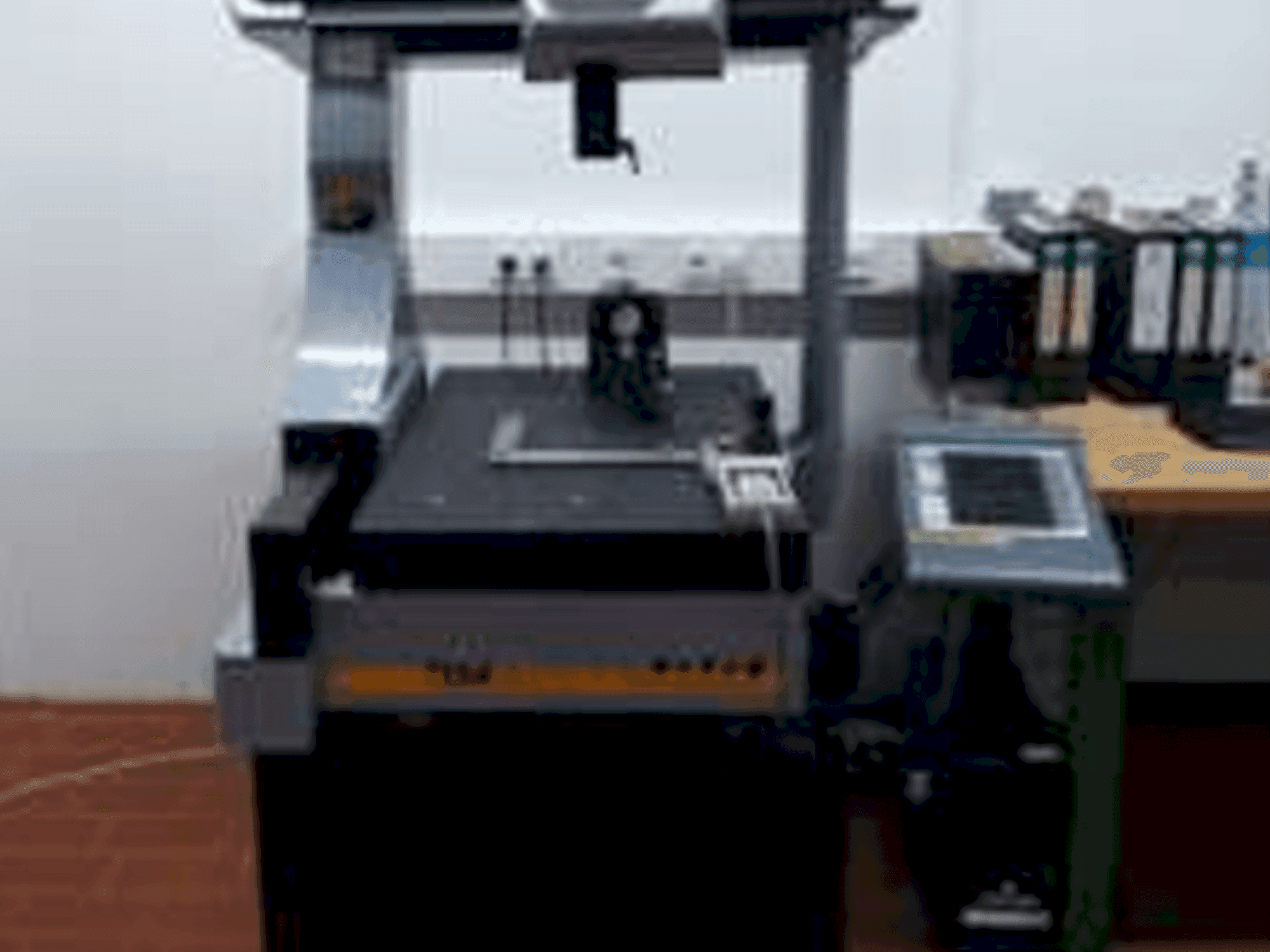 Vista Frontal da TESA Micro-Hite MH3D Recorder 454 Tesaslar-i máquina