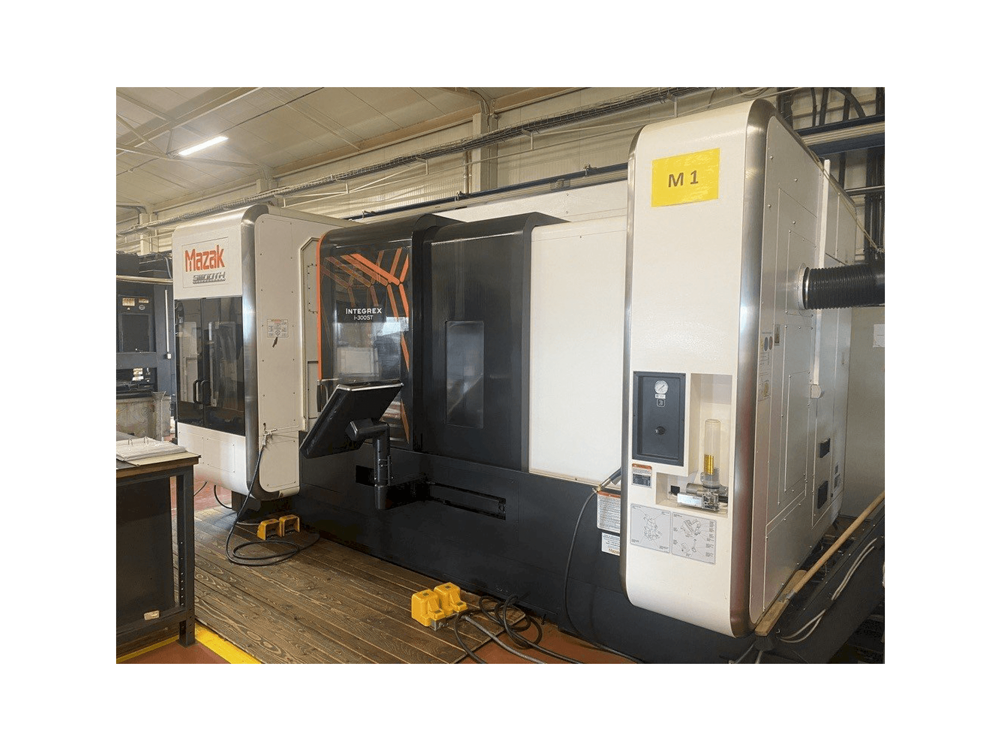 Vista Frontal da Mazak INTEGREX i-300 ST máquina