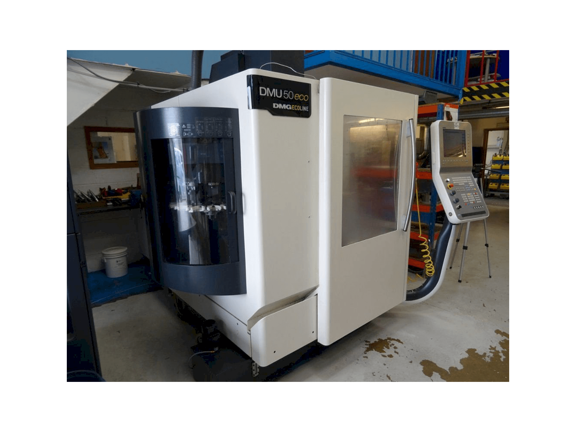 Vista Frontal da DECKEL MAHO DMU 50Eco máquina