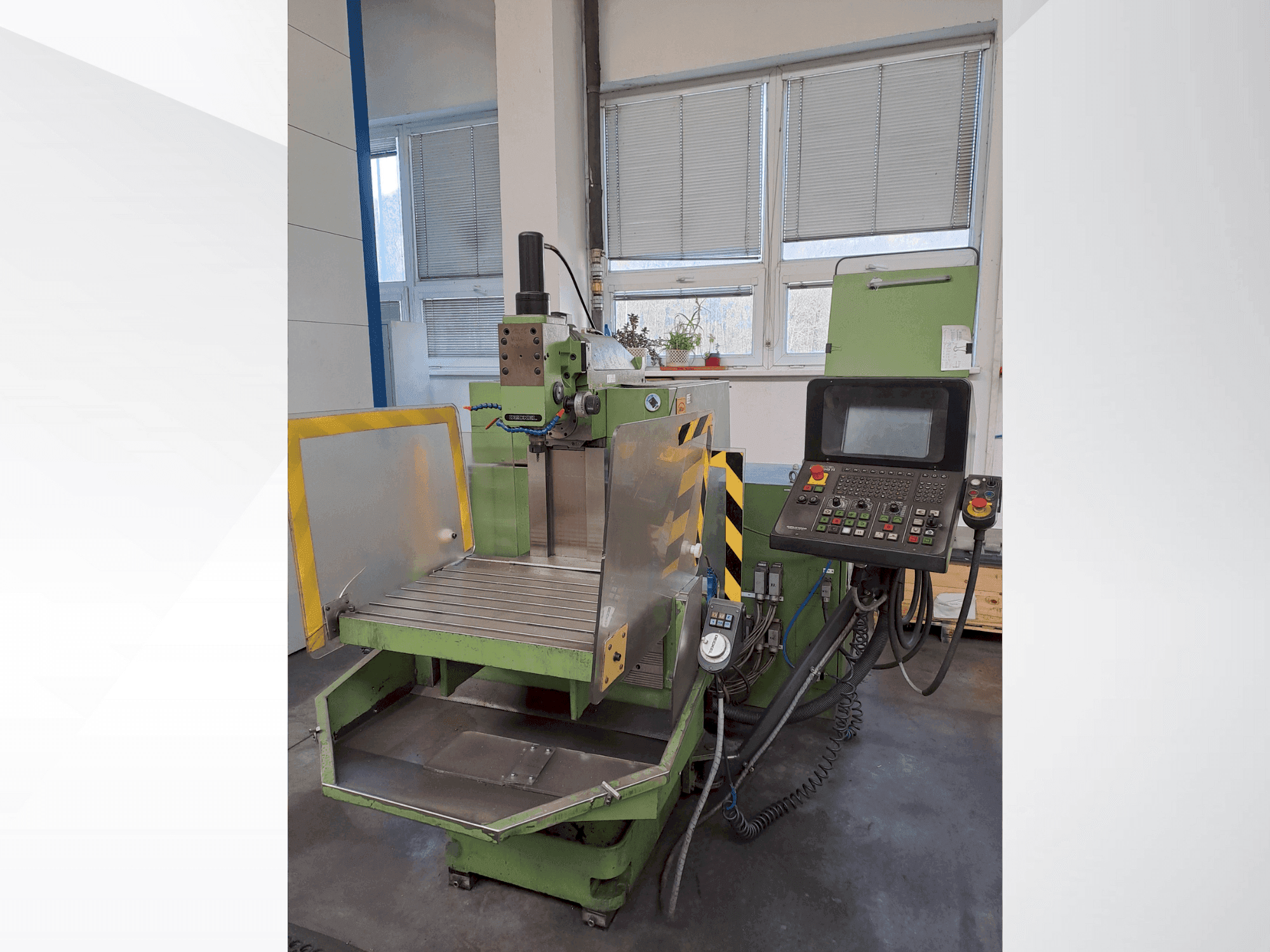 Vista Frontal da DECKEL FP 3A (1999) máquina