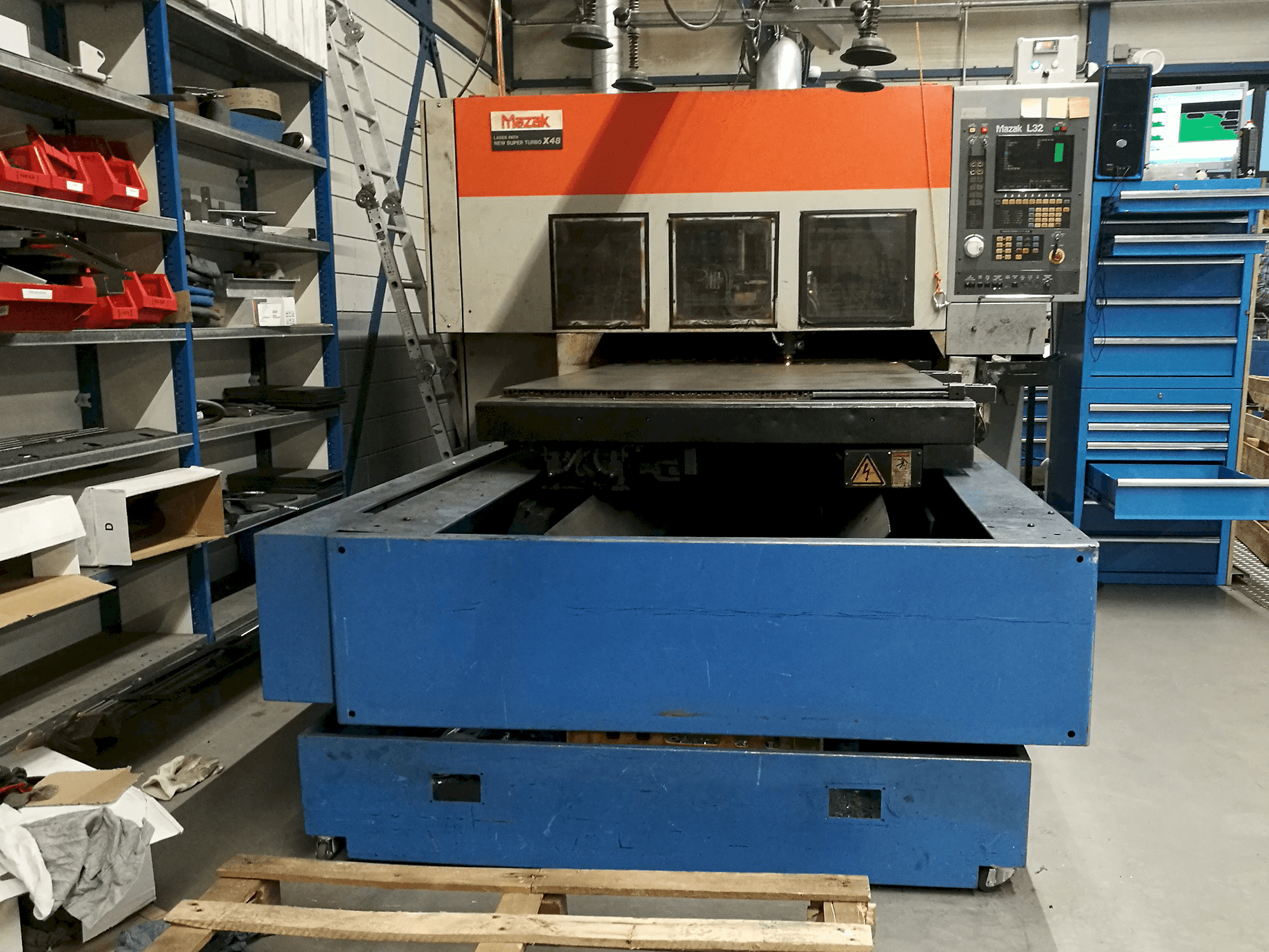 Vista Frontal da Mazak Super Turbo X48 máquina