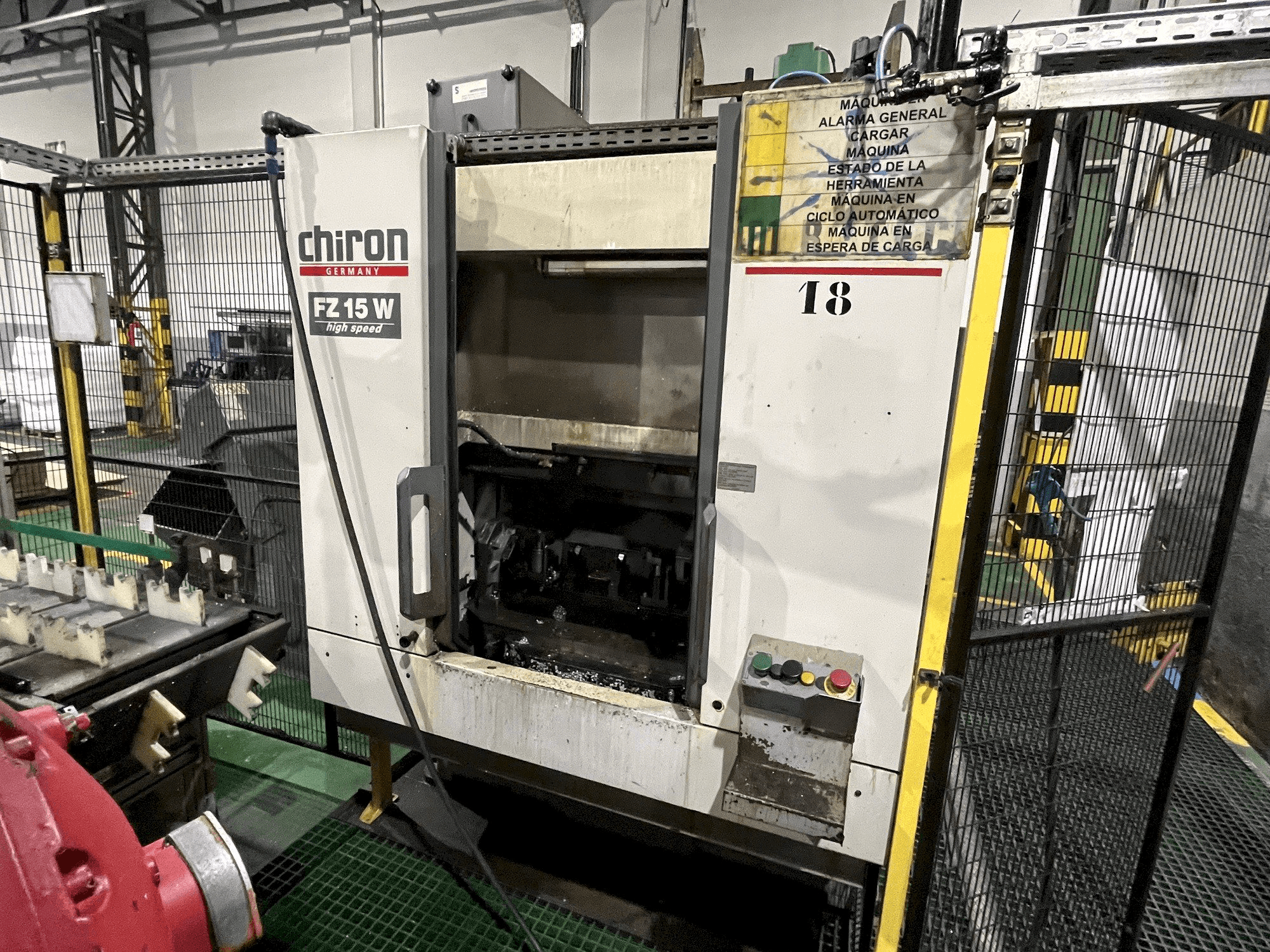 Vista Frontal da CHIRON FZ15W máquina