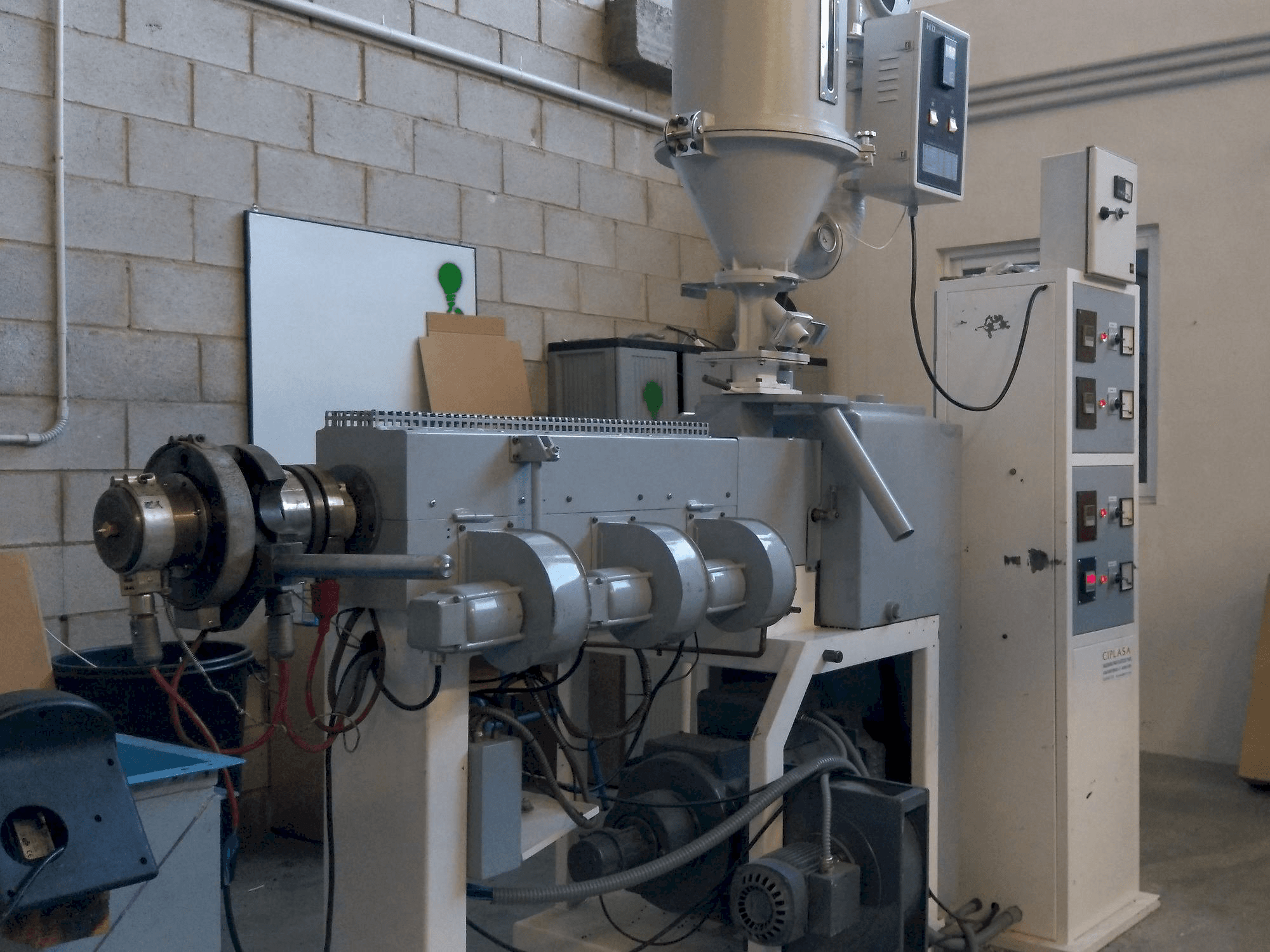 Vista Lateral Esquerda da Mateu & Solé EX 38 máquina