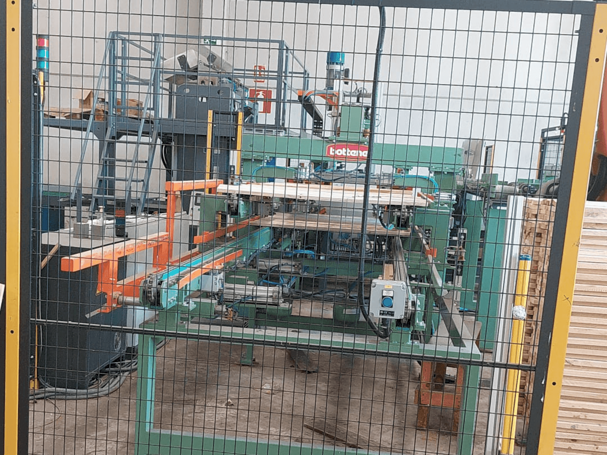 Vista Frontal da MAQUINARIA LDM VPS 2103 máquina