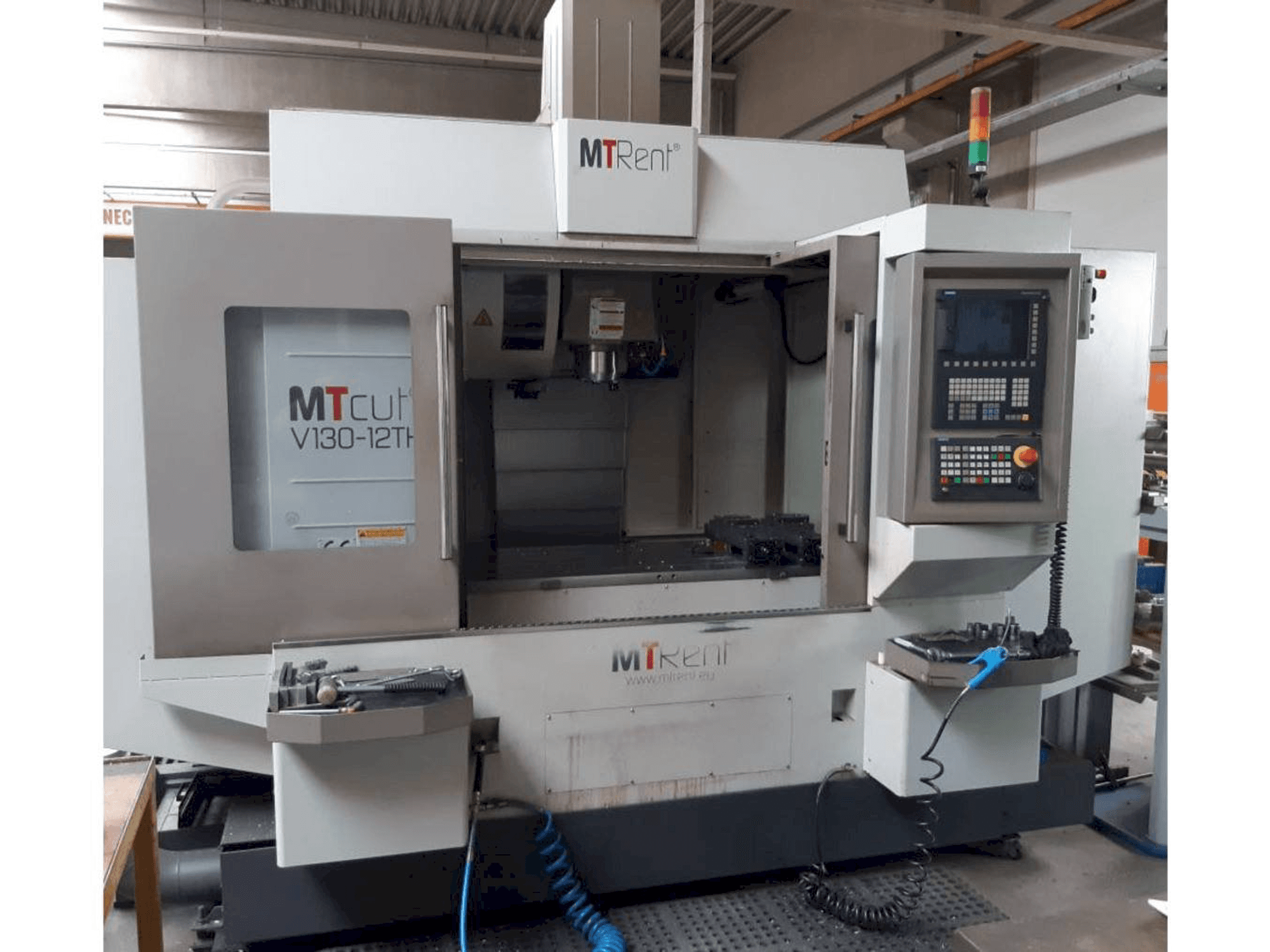 Vista Frontal da MTcut V130-12TH máquina