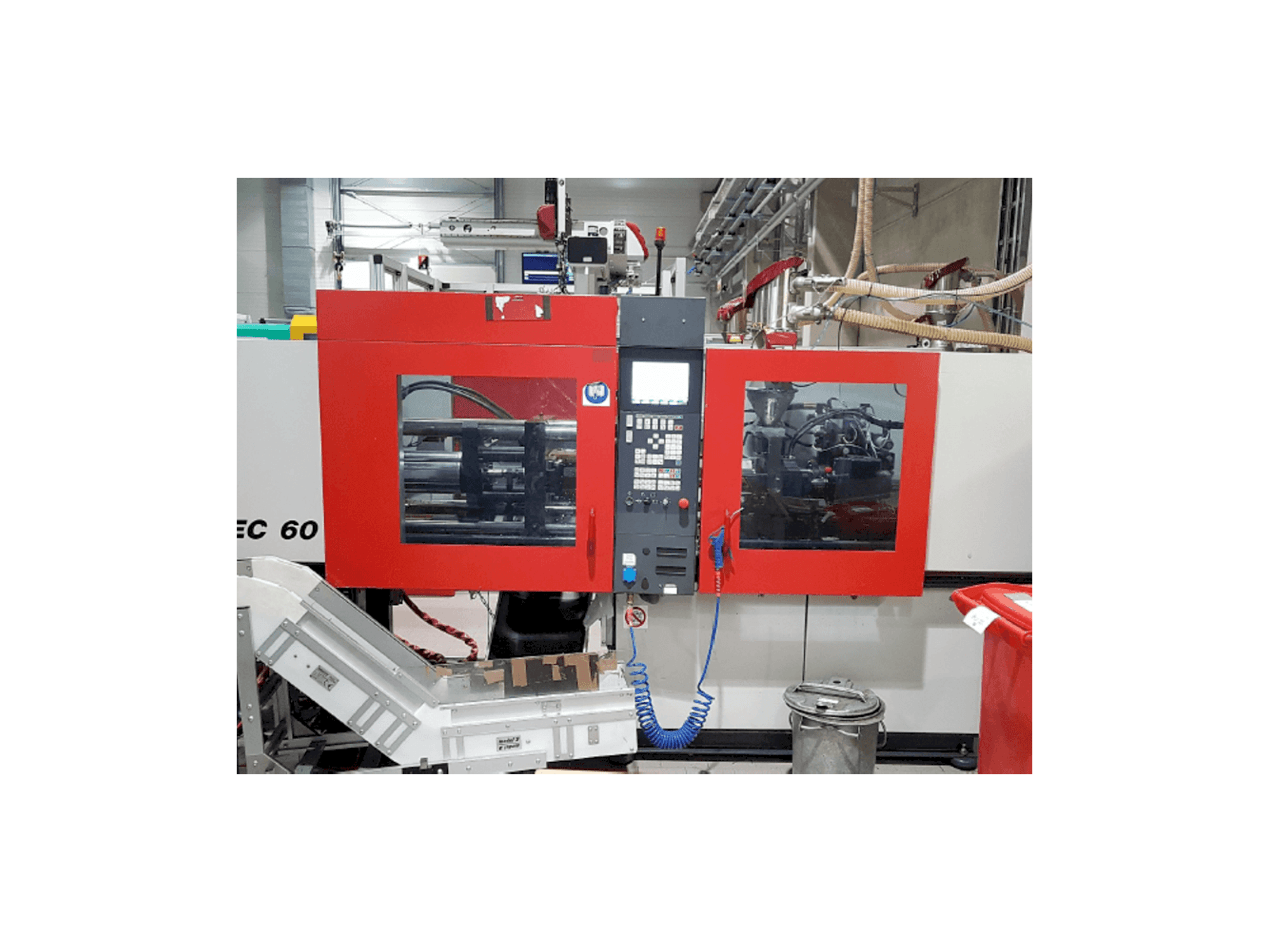 Vista Frontal da FERROMATIK MILACRON 600-355 K-TEC máquina