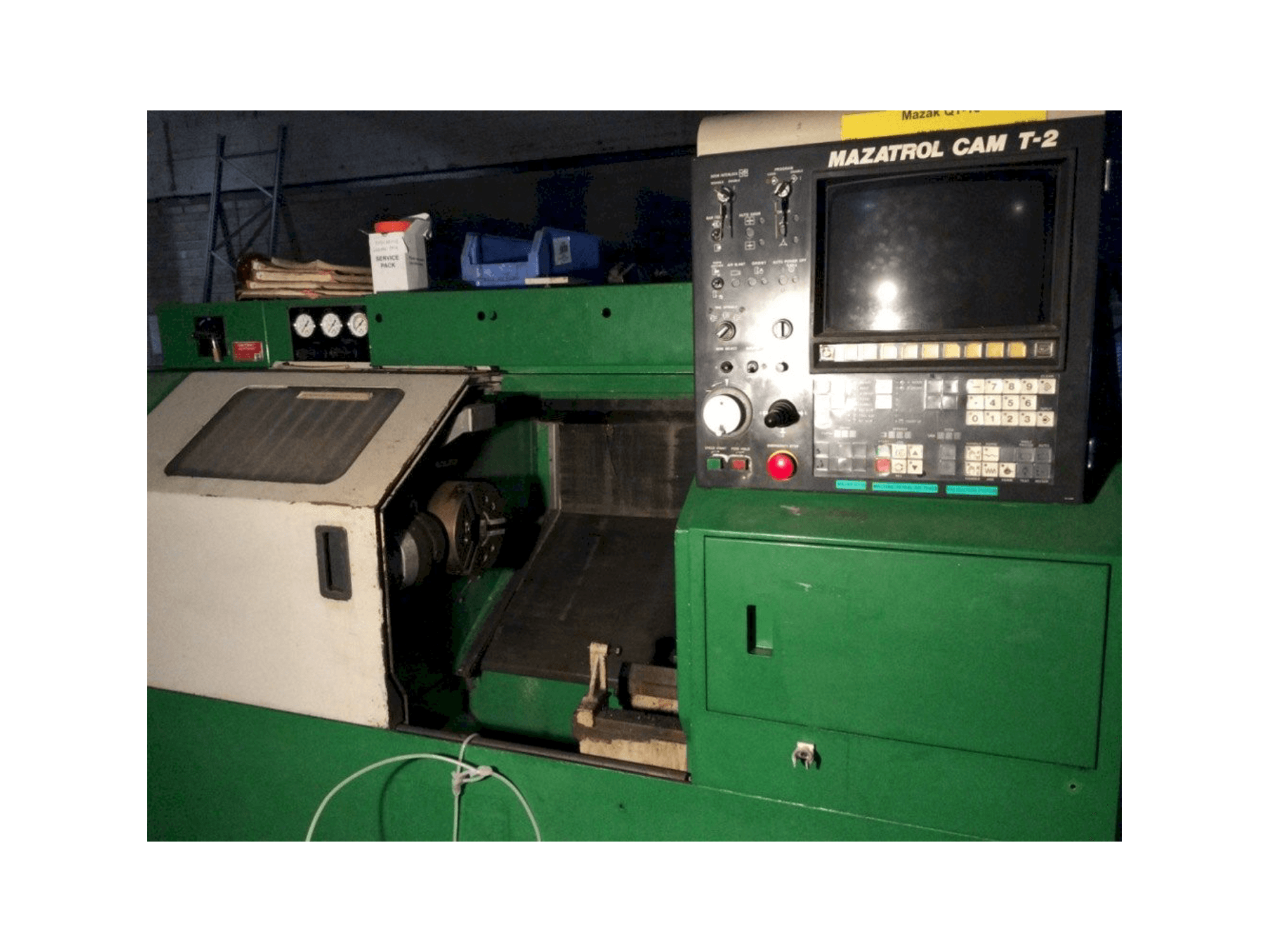 Vista Frontal da Mazak Super QuickTurn 15MS máquina