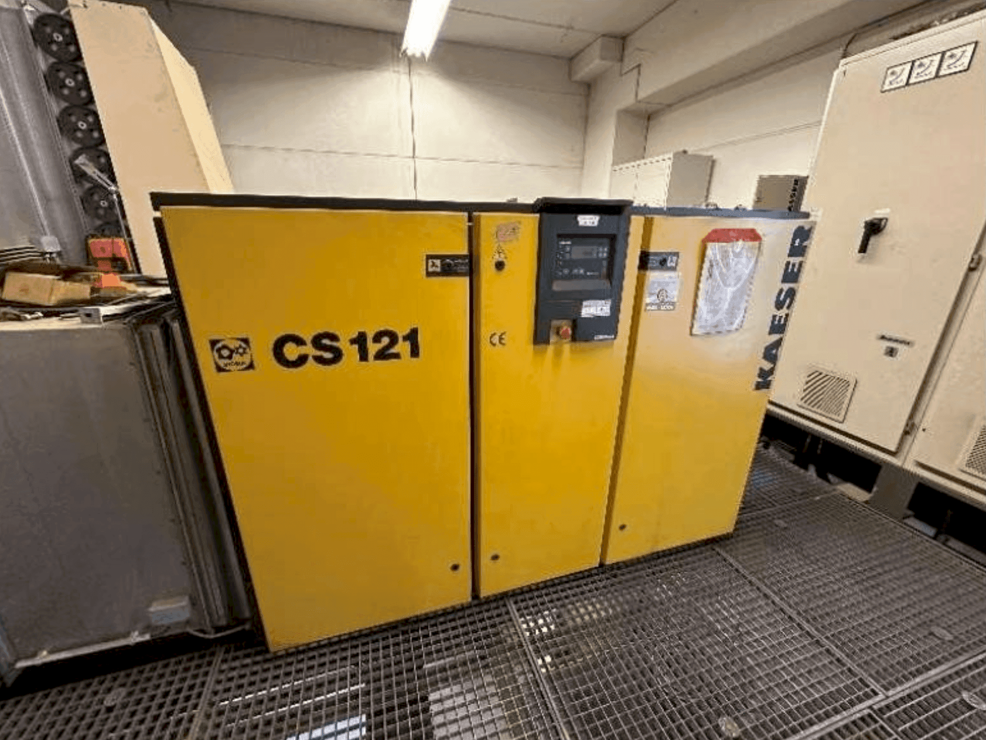 Vista Frontal da KAESER Compressor System máquina