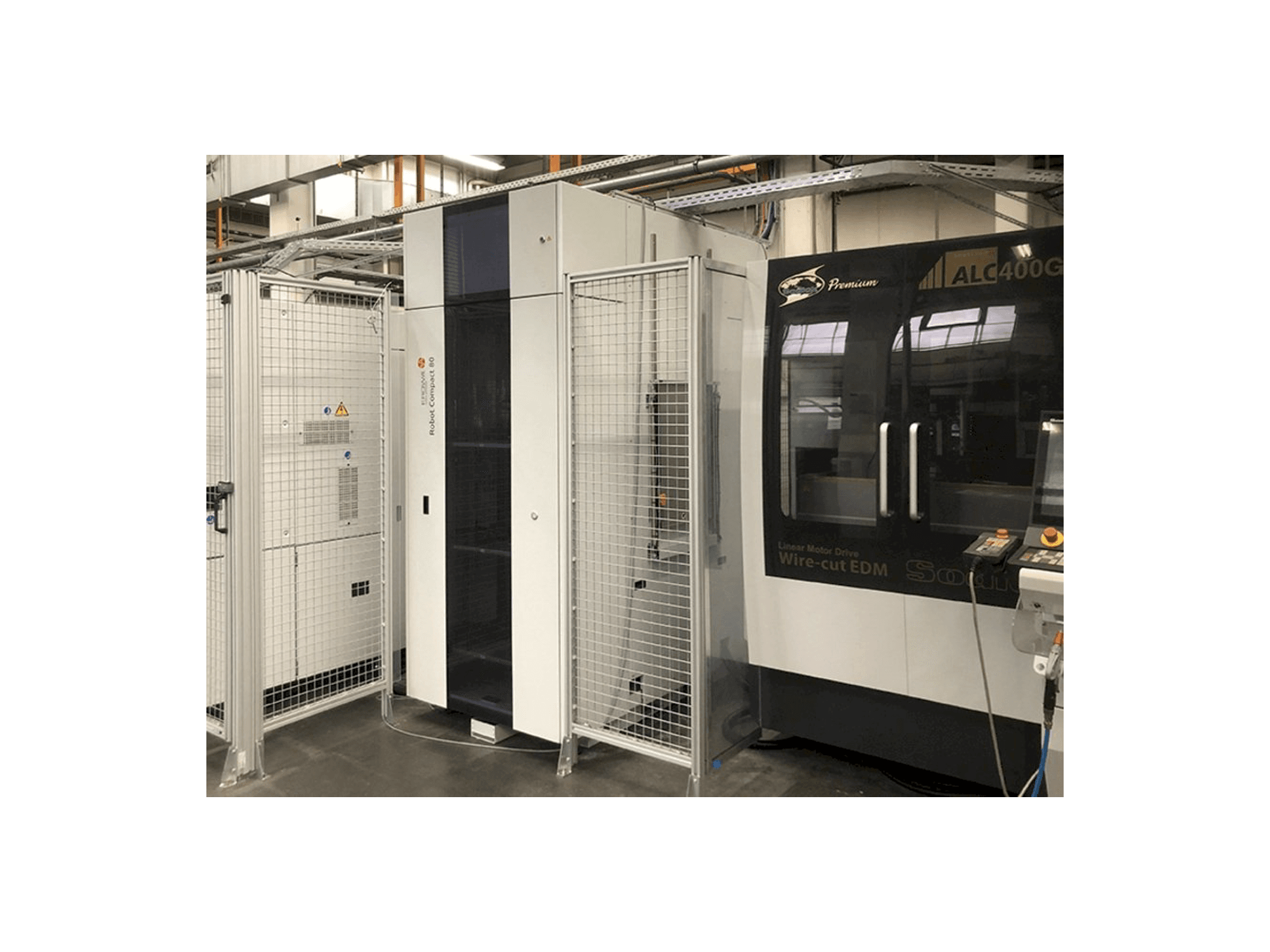 Vista Frontal da Sodick ALC400G máquina