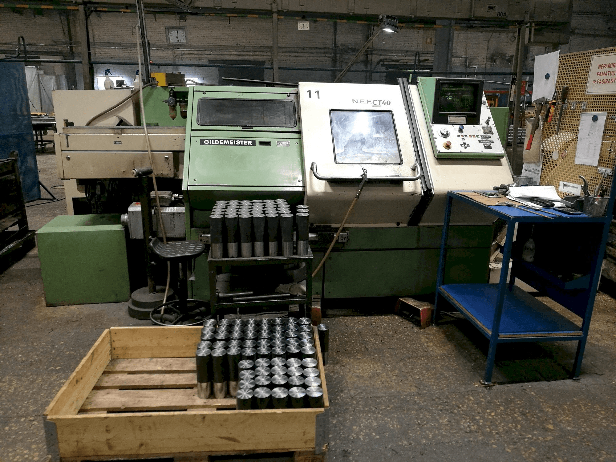Vista Frontal da Gildemeister NEF CT 40 máquina