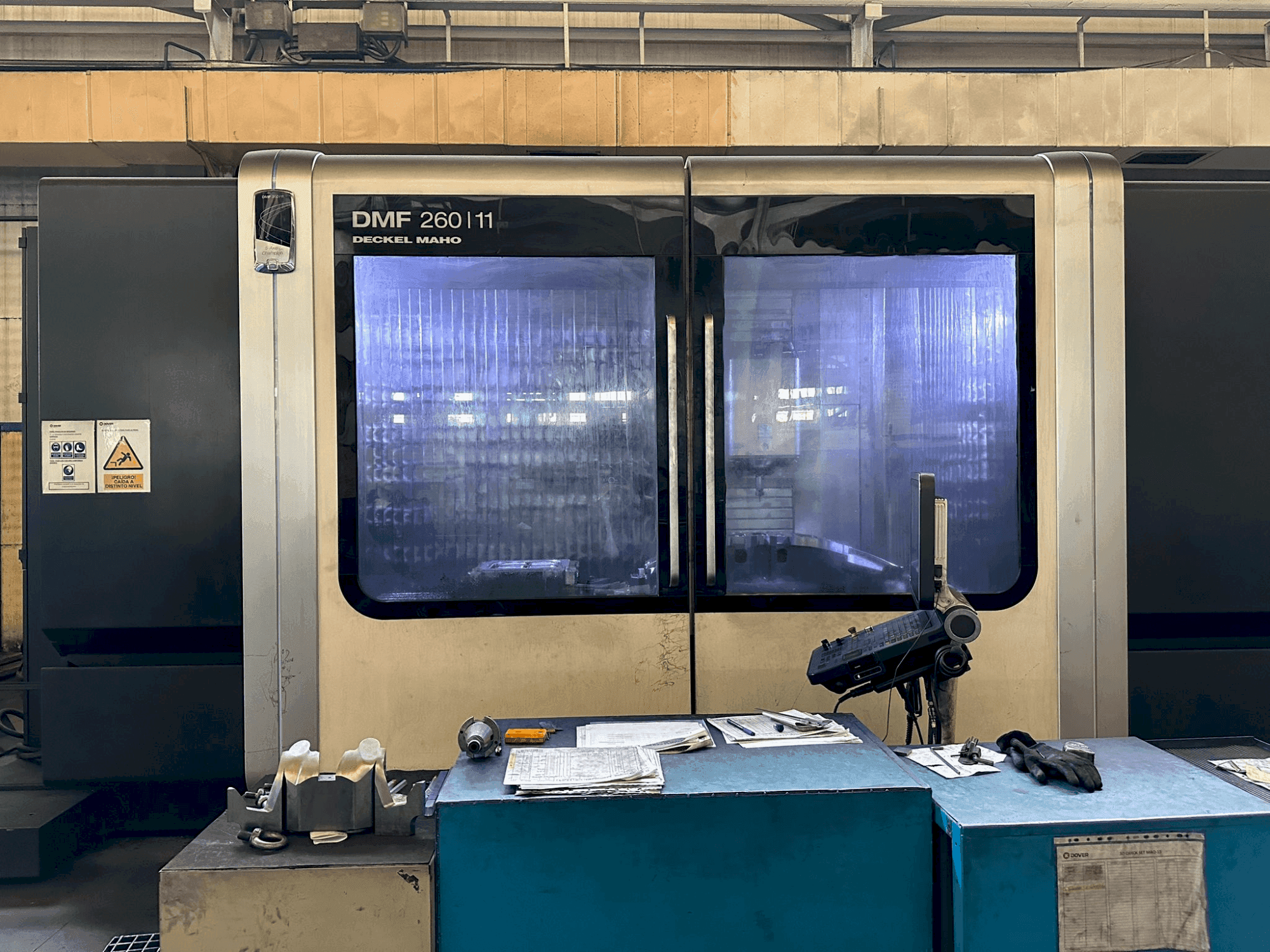 Vista Frontal da DMG MORI DMF 260-11 (2014) máquina