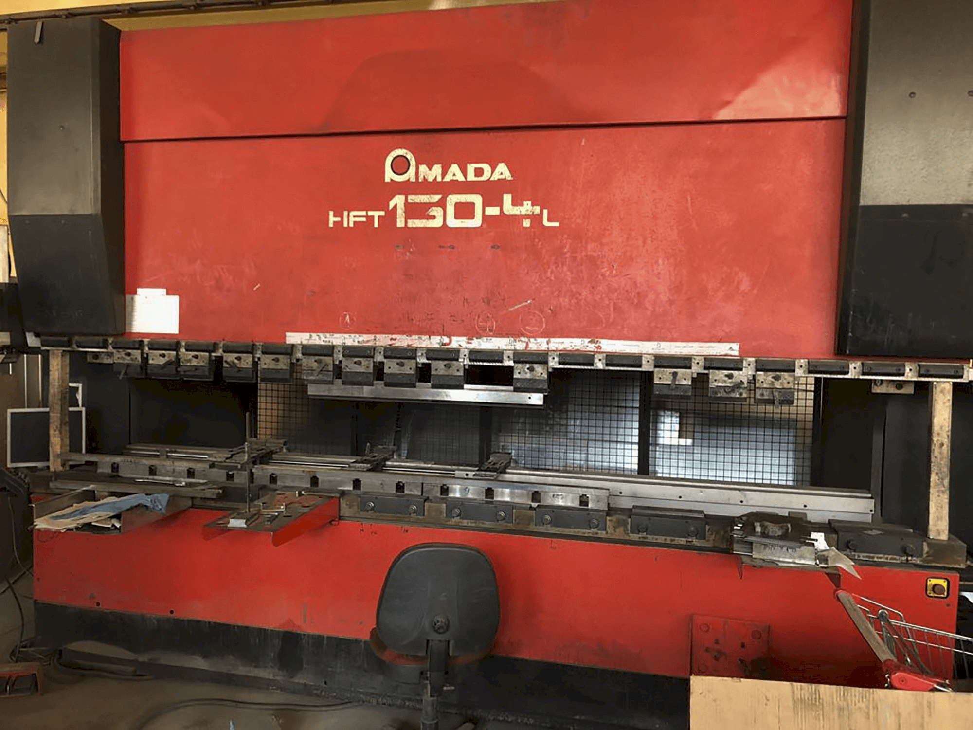 Vista Frontal da AMADA HFT 130-4 L máquina