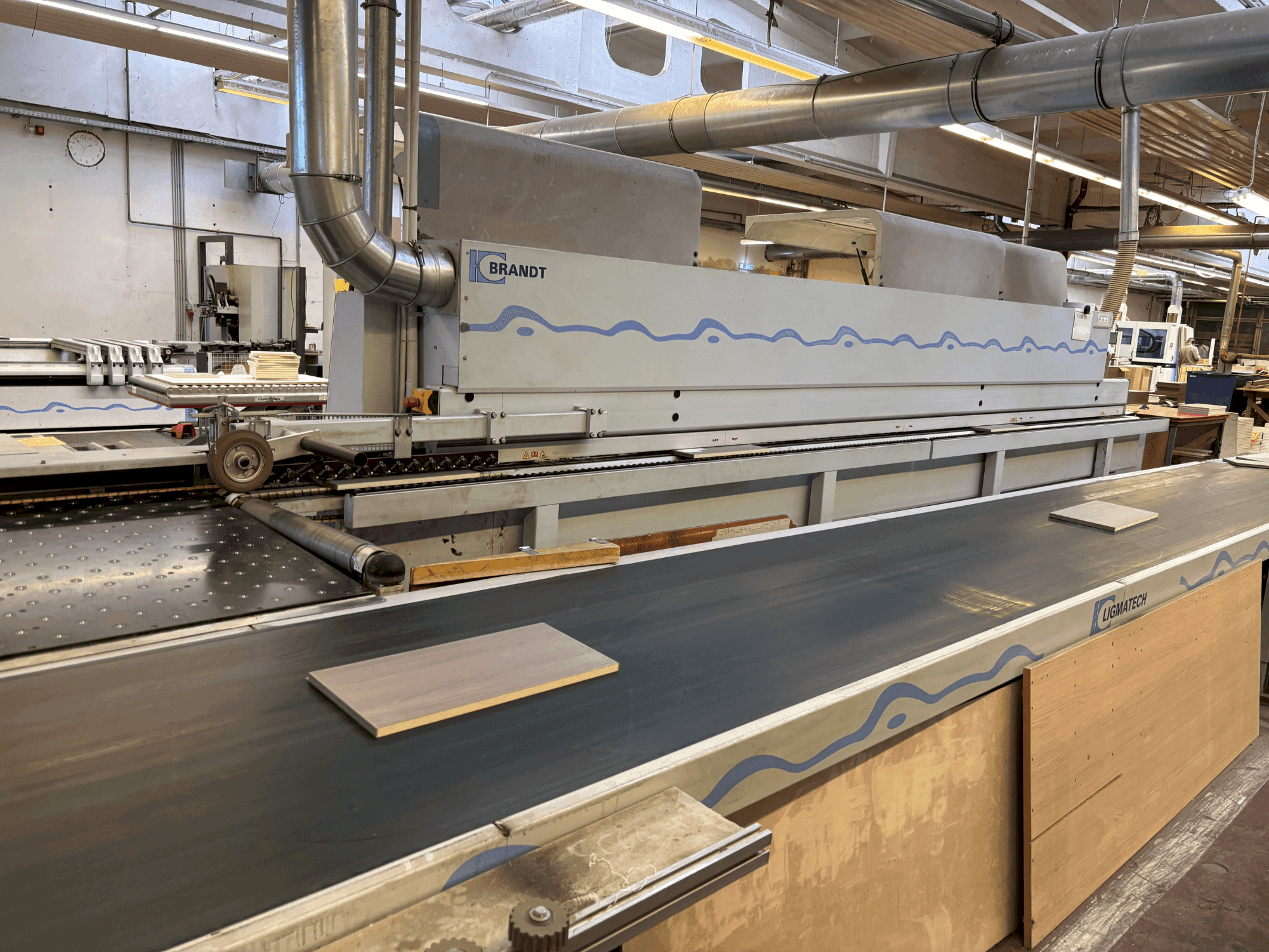 Vista Frontal da BRANDT KDF 680 máquina