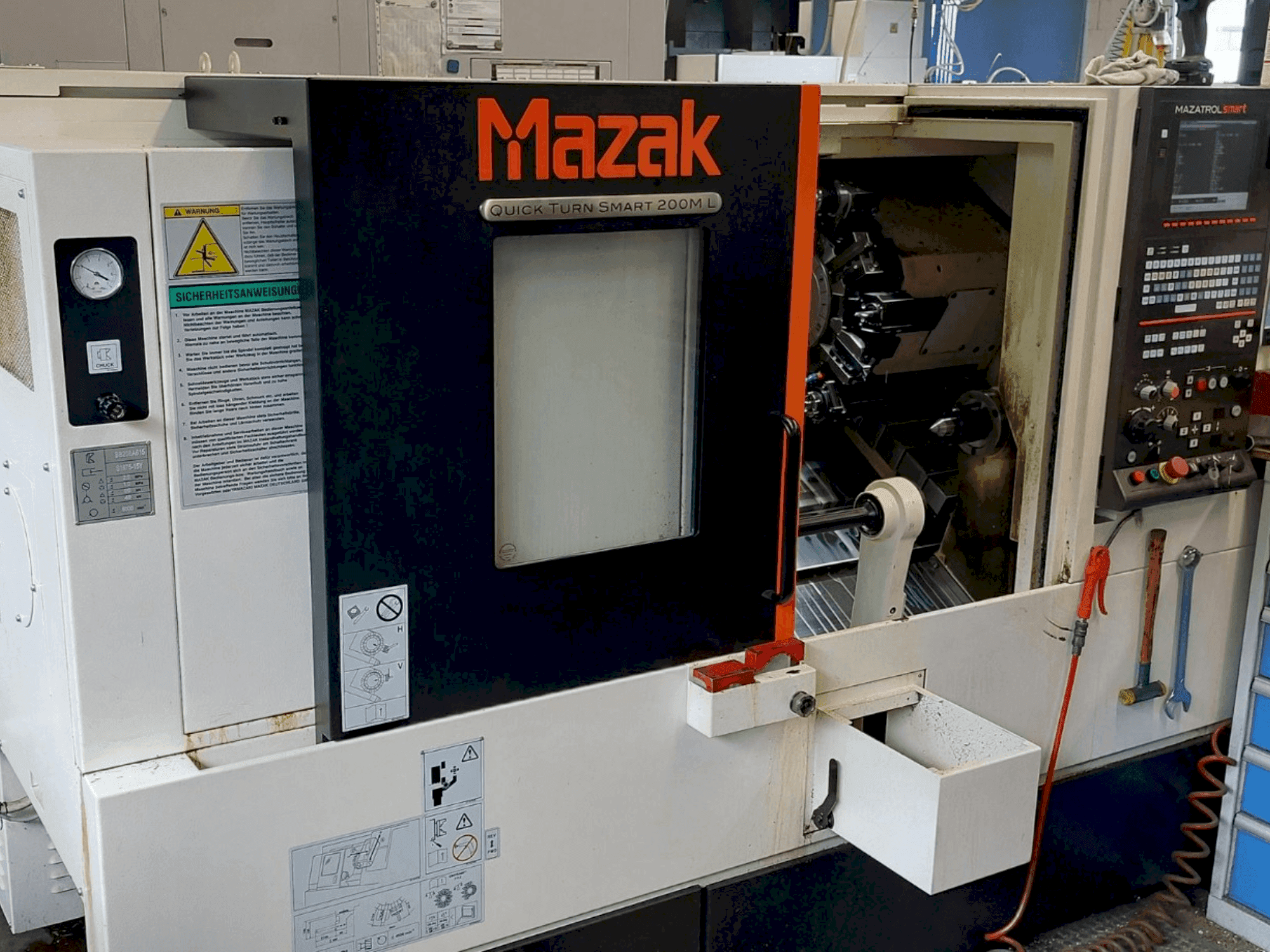 Vista Frontal da Mazak QUICK TURN SMART 200 ML máquina