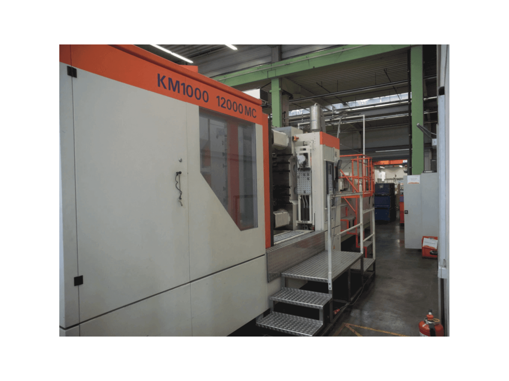 Vista Frontal da Krauss Maffei 1000-12000 MC máquina